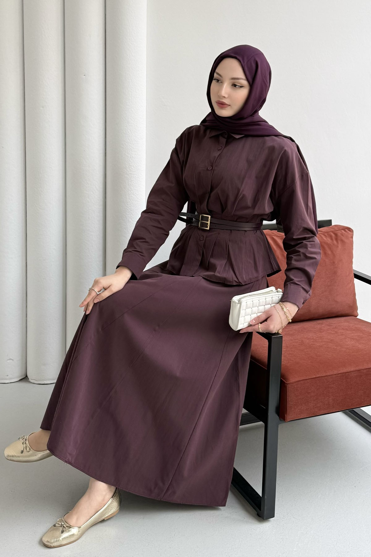 Belden Oturmalı Çift Kemer Geçişli Etekli Tesettür Takım-BORDO