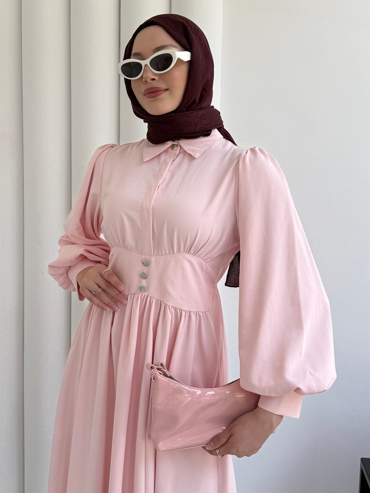 Belden Oturmalı Düğme Detay Tesettür Elbise-PEMBE