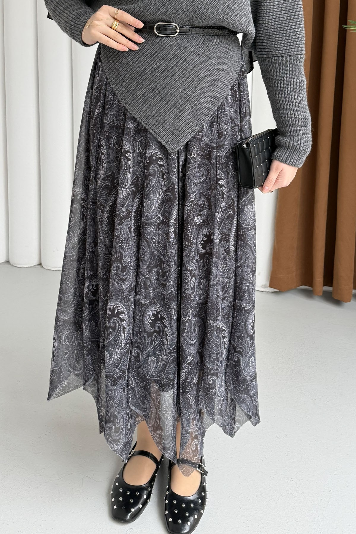 Beli Lastikli Asimetrik Kesin Şifon Etek-SİYAH