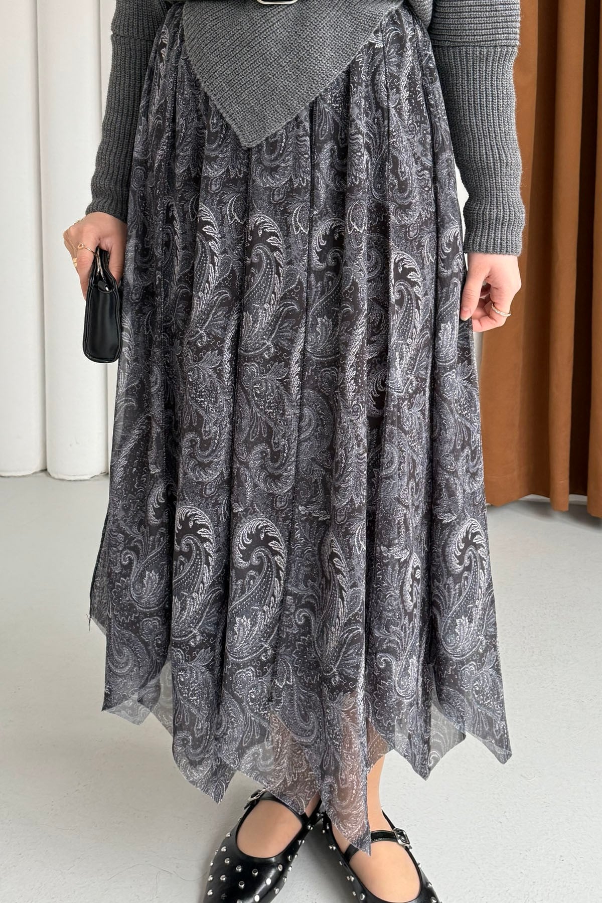 Beli Lastikli Asimetrik Kesin Şifon Etek-SİYAH