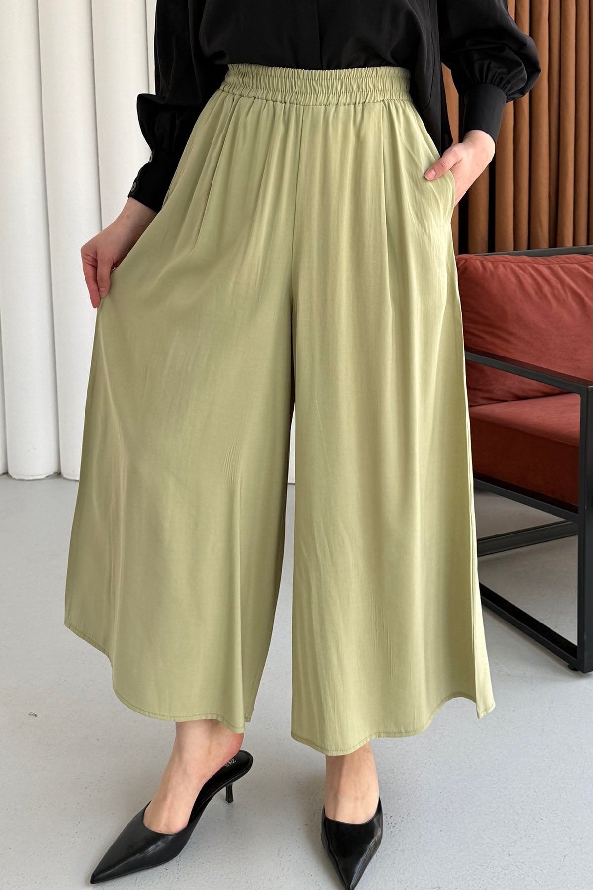 Beli Lastikli Bol Paça Pantolon-ÇAĞLA YEŞİLİ