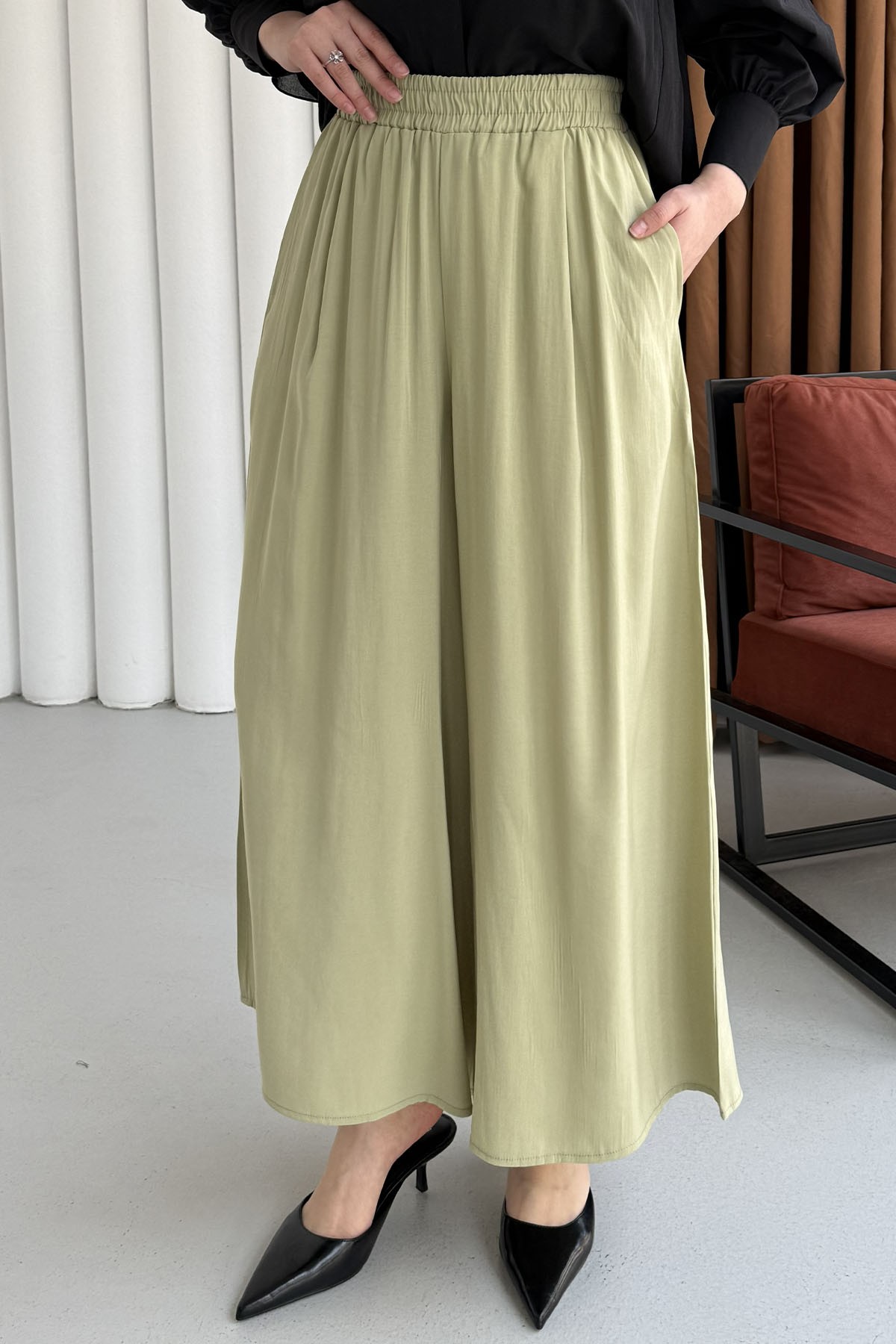 Beli Lastikli Bol Paça Pantolon-ÇAĞLA YEŞİLİ