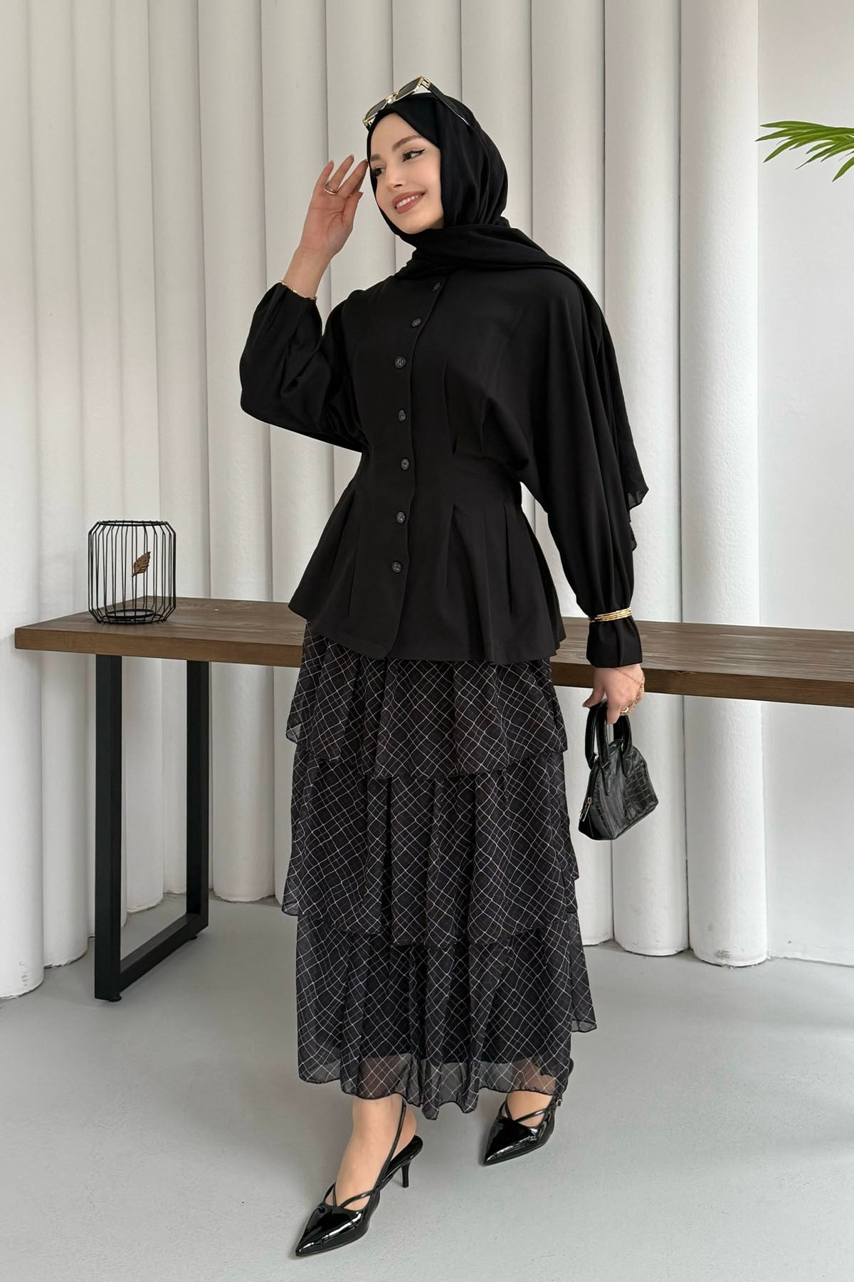 Beli Lastikli Kat Katlı Şifon Etek-SİYAH