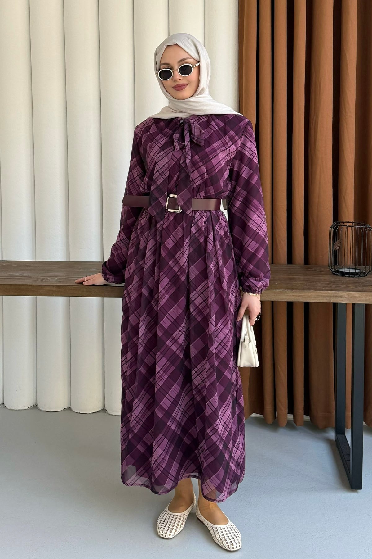 Beli Lastikli & Kemer Detaylı Şifon Tesettür Elbise-MÜRDÜM