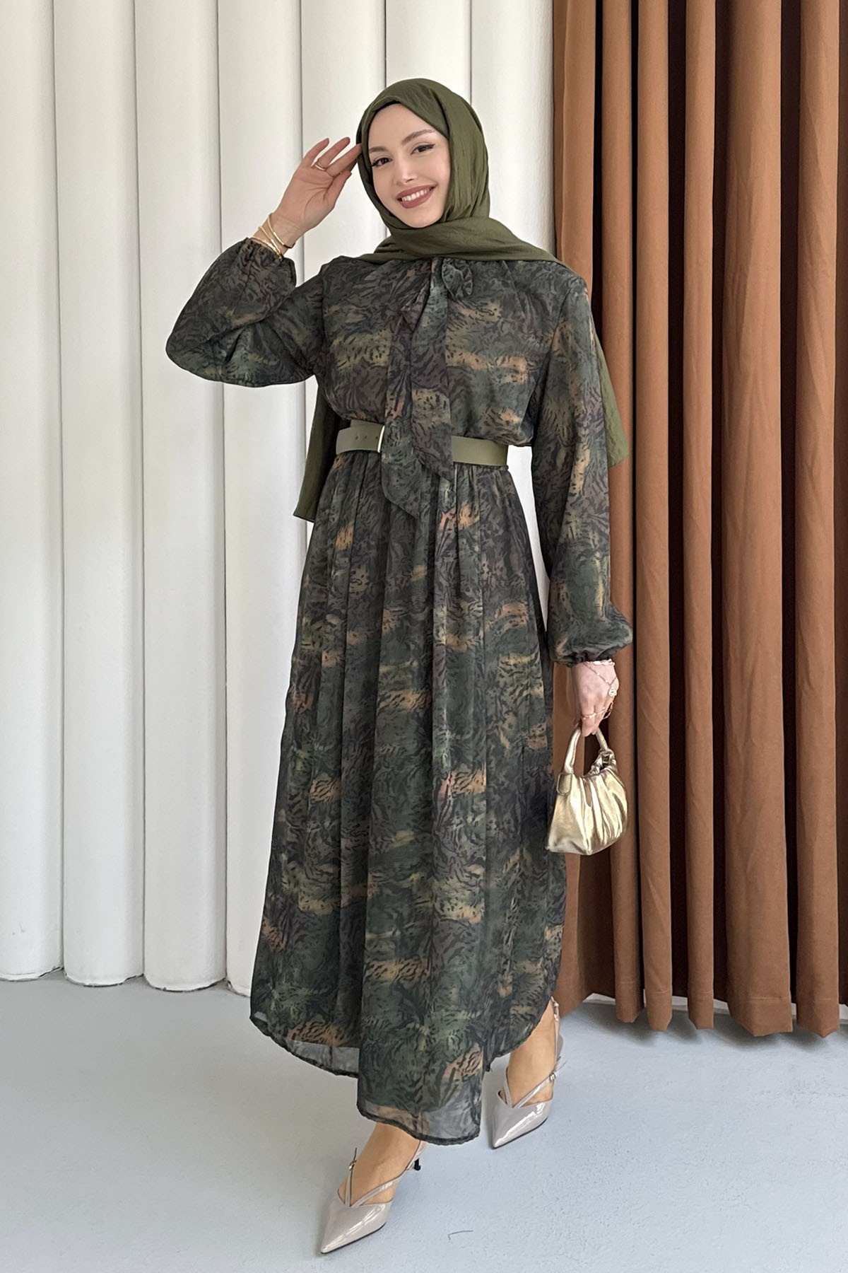 Beli Lastikli & Kemer Detaylı Şifon Tesettür Elbise-YEŞİL