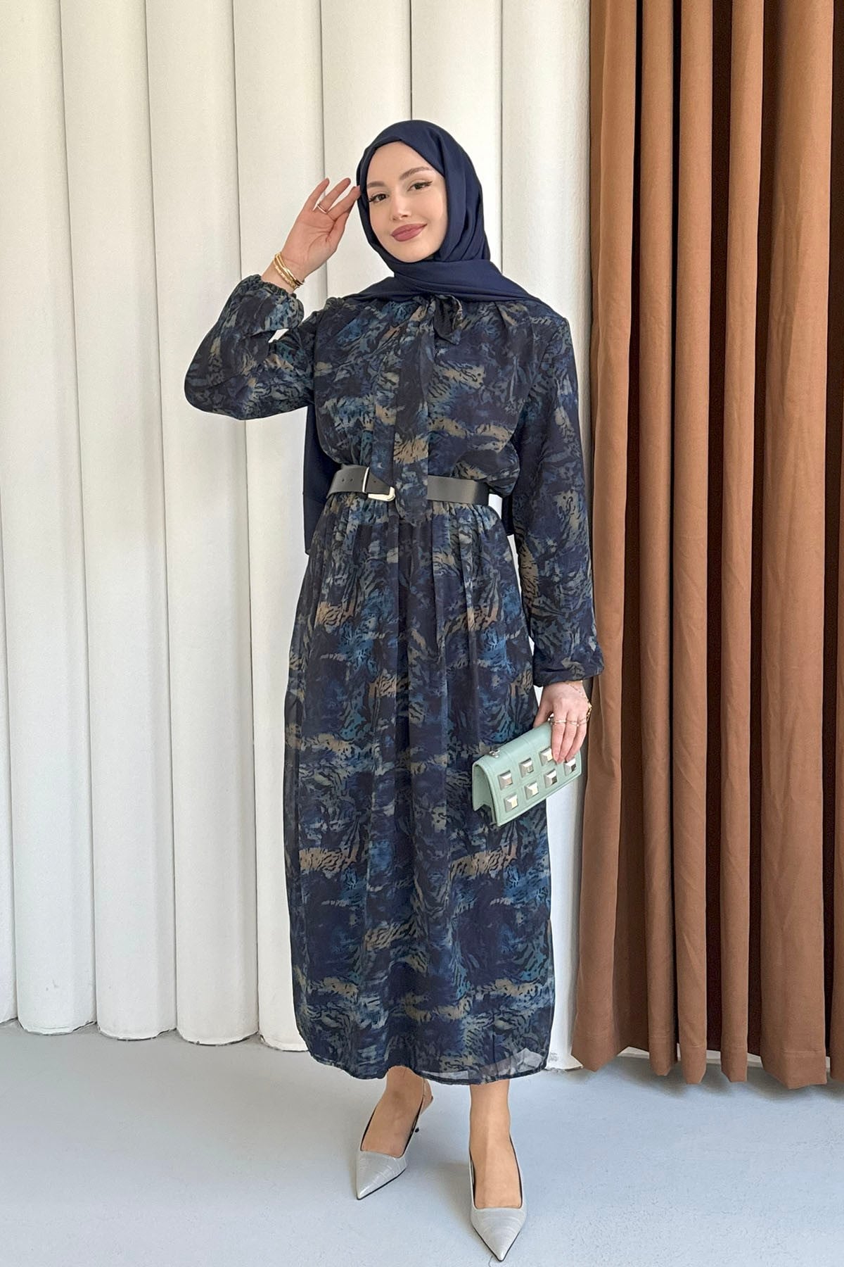 Beli Lastikli & Kemer Detaylı Şifon Tesettür Elbise-LACİVERT