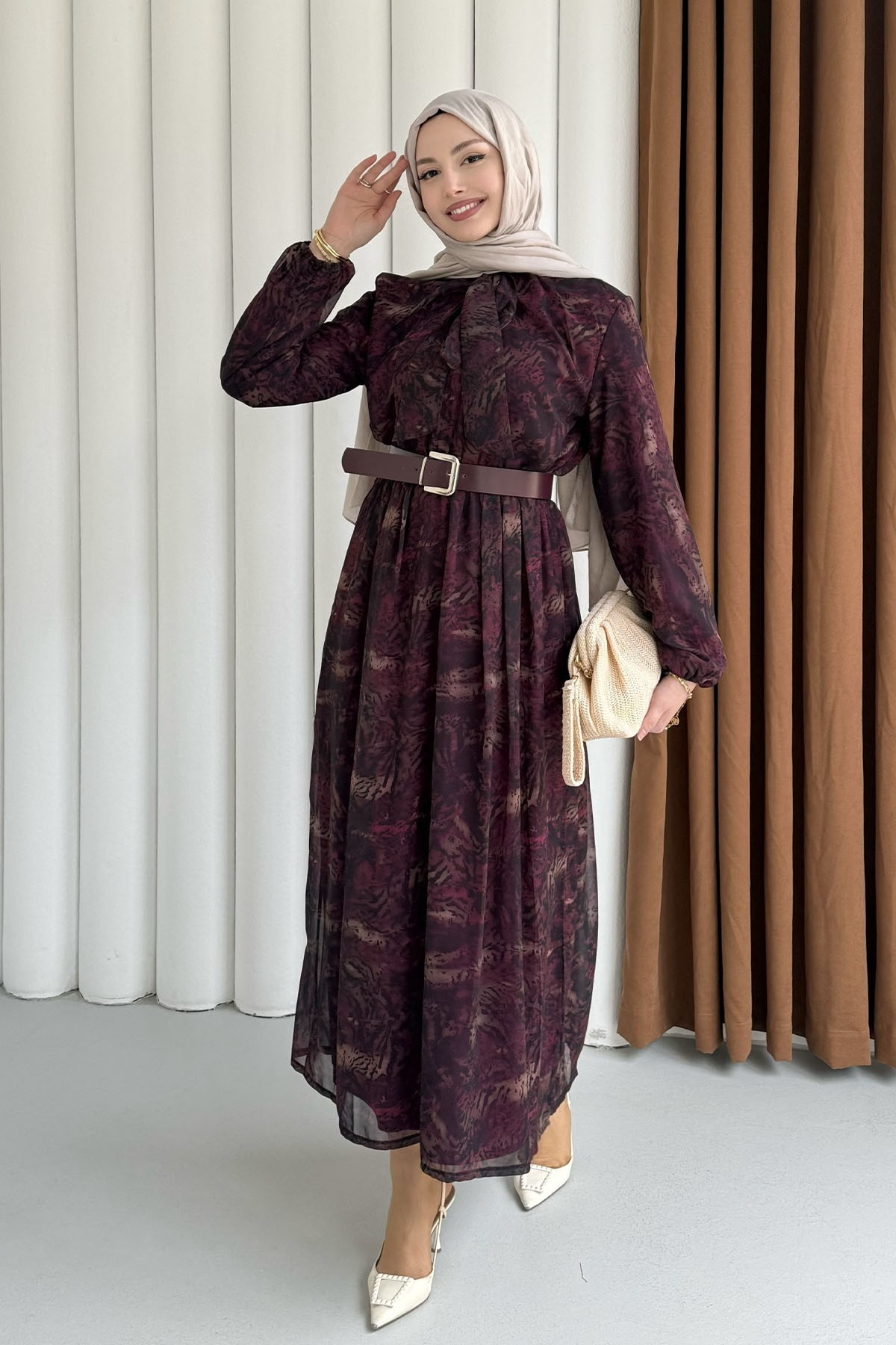 Beli Lastikli & Kemer Detaylı Şifon Tesettür Elbise-BORDO