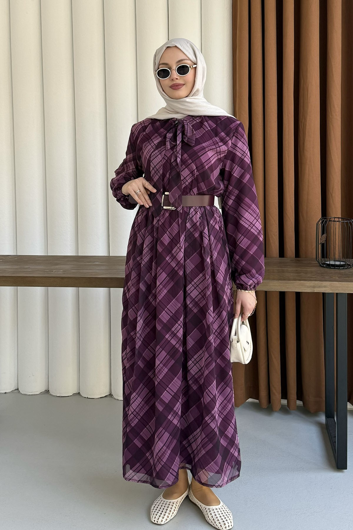 Beli Lastikli & Kemer Detaylı Şifon Tesettür Elbise-MÜRDÜM