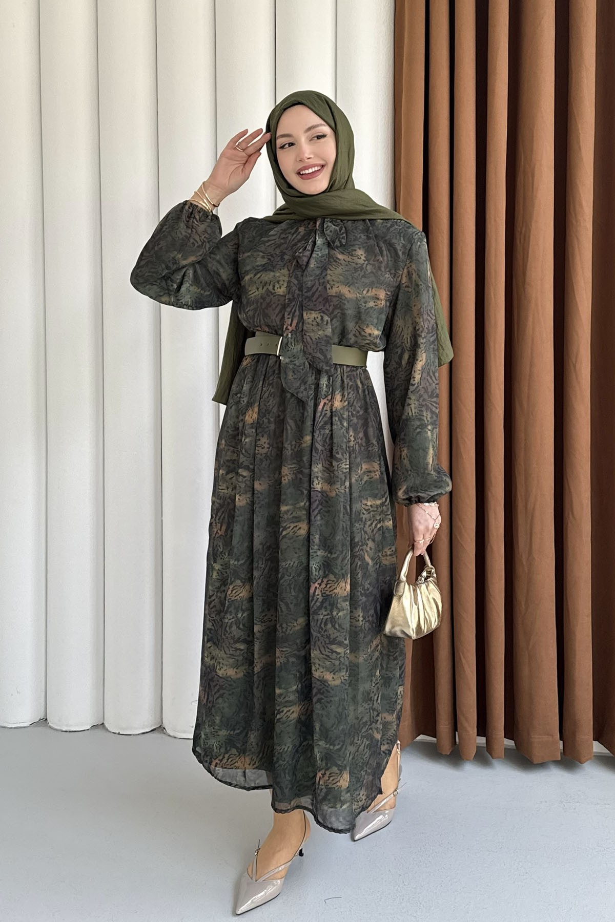 Beli Lastikli & Kemer Detaylı Şifon Tesettür Elbise-YEŞİL