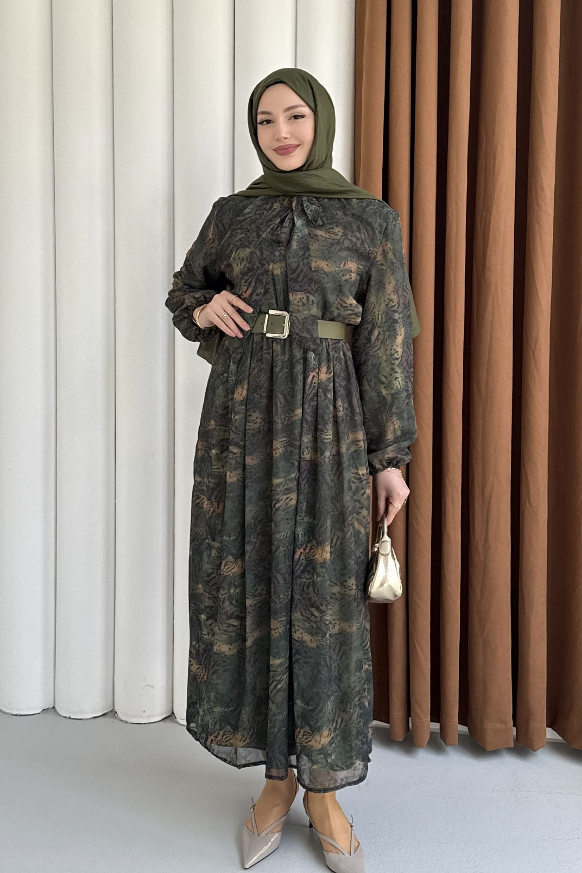 Beli Lastikli & Kemer Detaylı Şifon Tesettür Elbise-YEŞİL