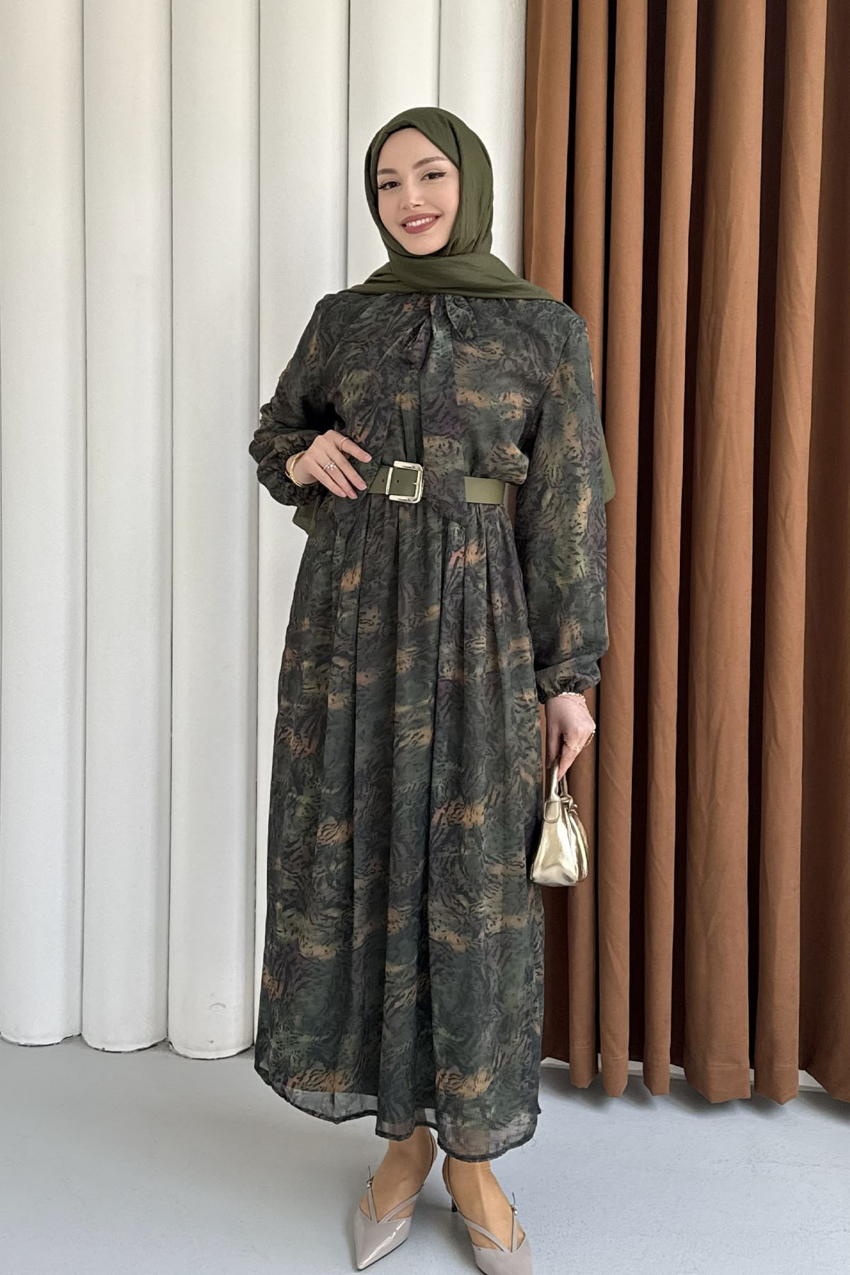 Beli Lastikli & Kemer Detaylı Şifon Tesettür Elbise-YEŞİL