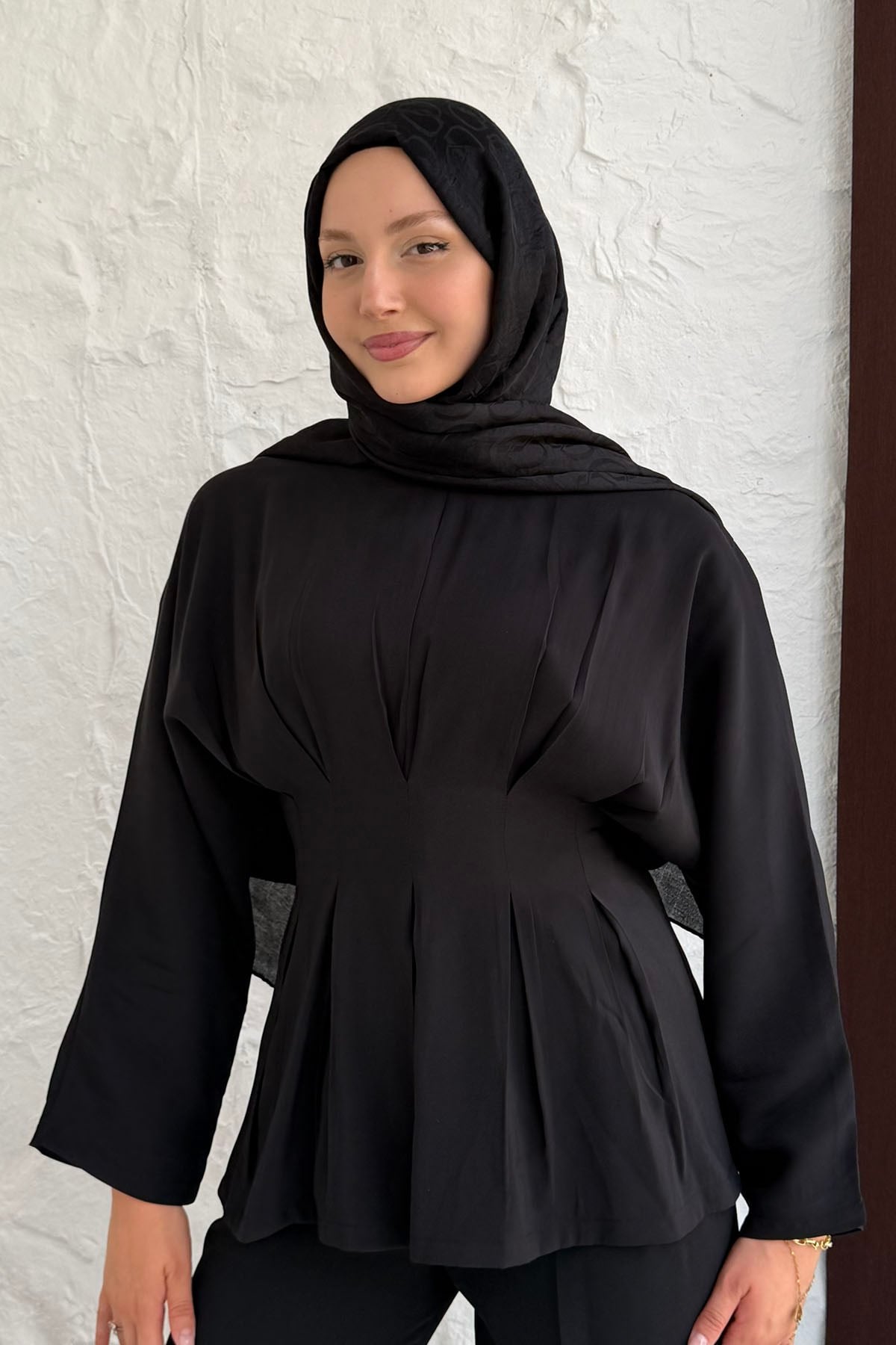Beli Pens Detaylı Kuşaklı Bluz-SİYAH