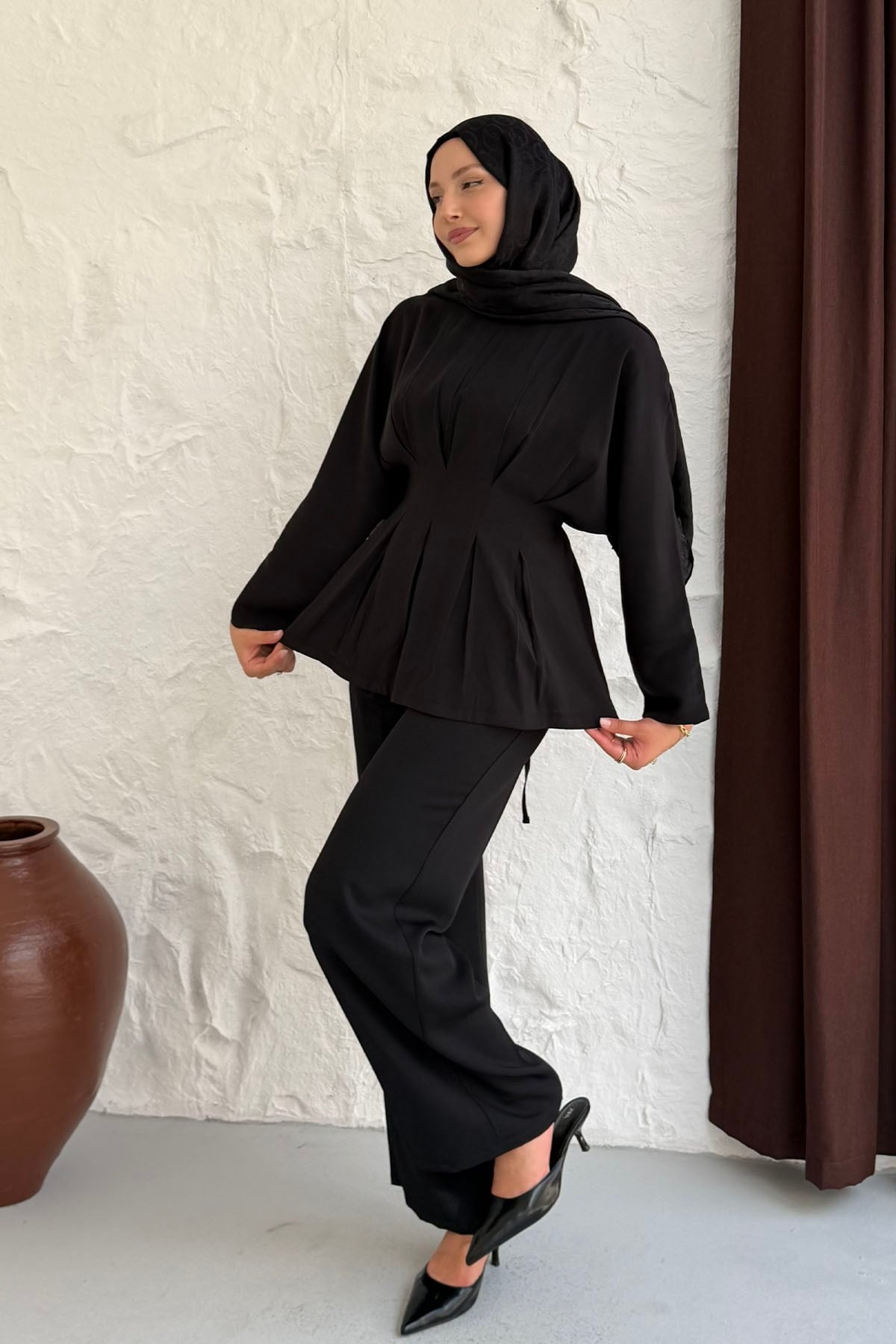Beli Pens Detaylı Kuşaklı Bluz-SİYAH