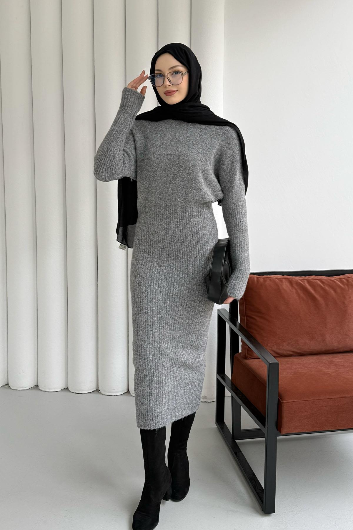 Bisiklet Yaka Yumuşak Dokulu Triko Tesettür Elbise-FÜME