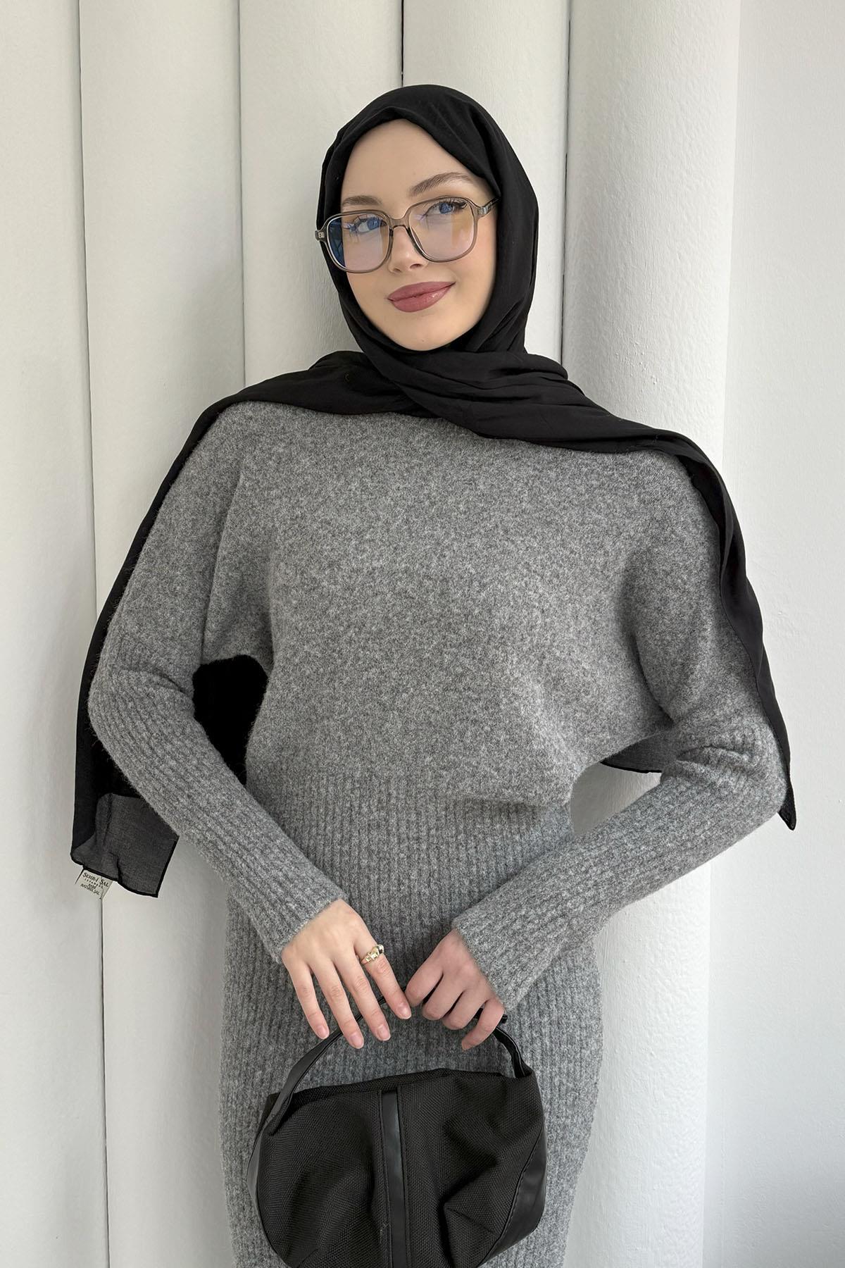 Bisiklet Yaka Yumuşak Dokulu Triko Tesettür Elbise-FÜME