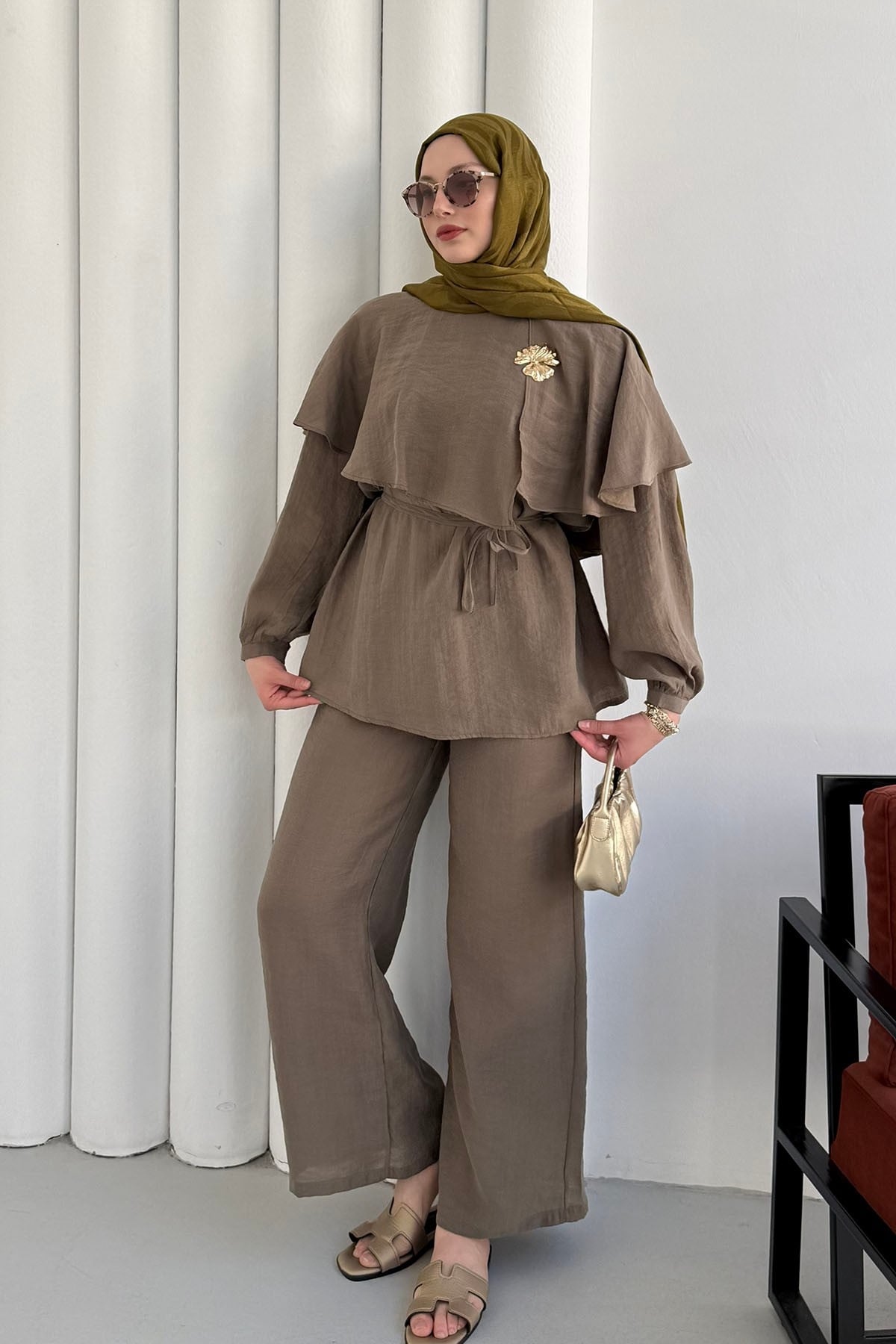 Biye Kemer Detaylı Pelerinli Tencel Tesettür Takım-HAKİ YEŞİL