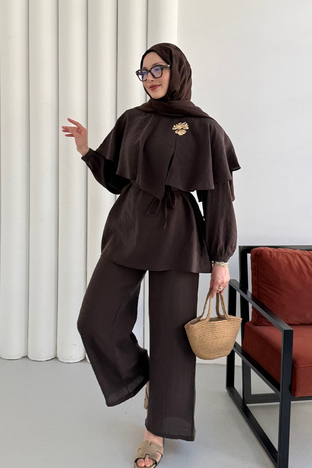 Biye Kemer Detaylı Pelerinli Tencel Tesettür Takım-KAHVERENGİ