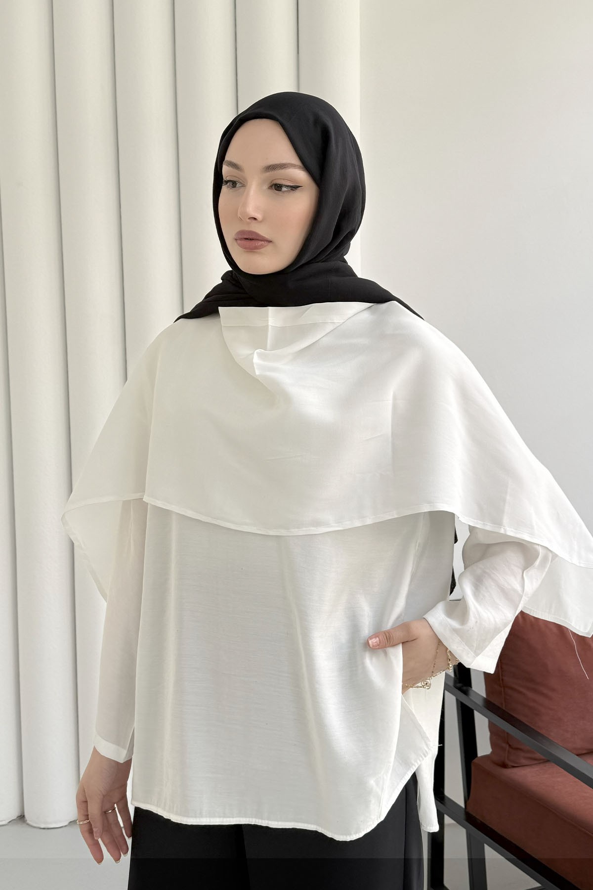 Biyeli Kemer ve Şal Detaylı Tunik-BEYAZ