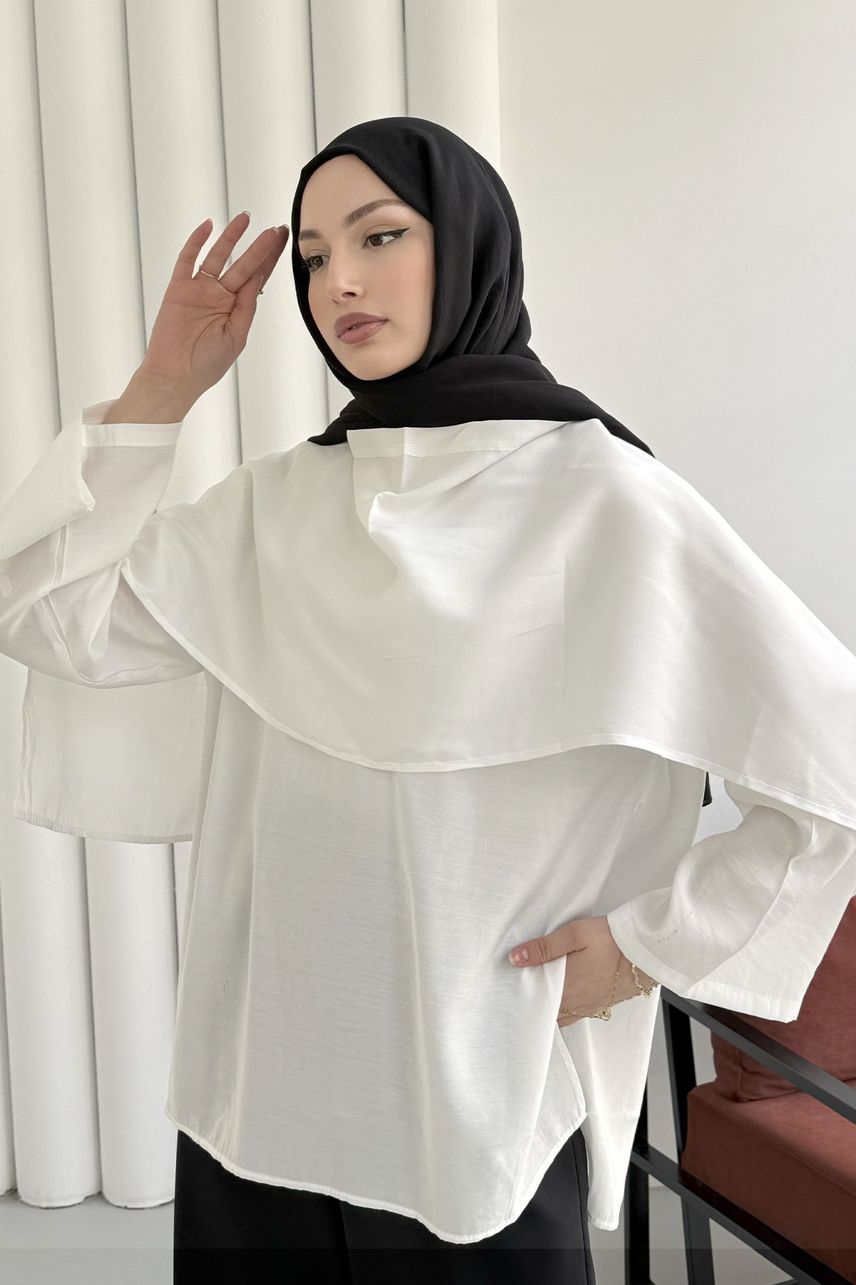 Biyeli Kemer ve Şal Detaylı Tunik-BEYAZ