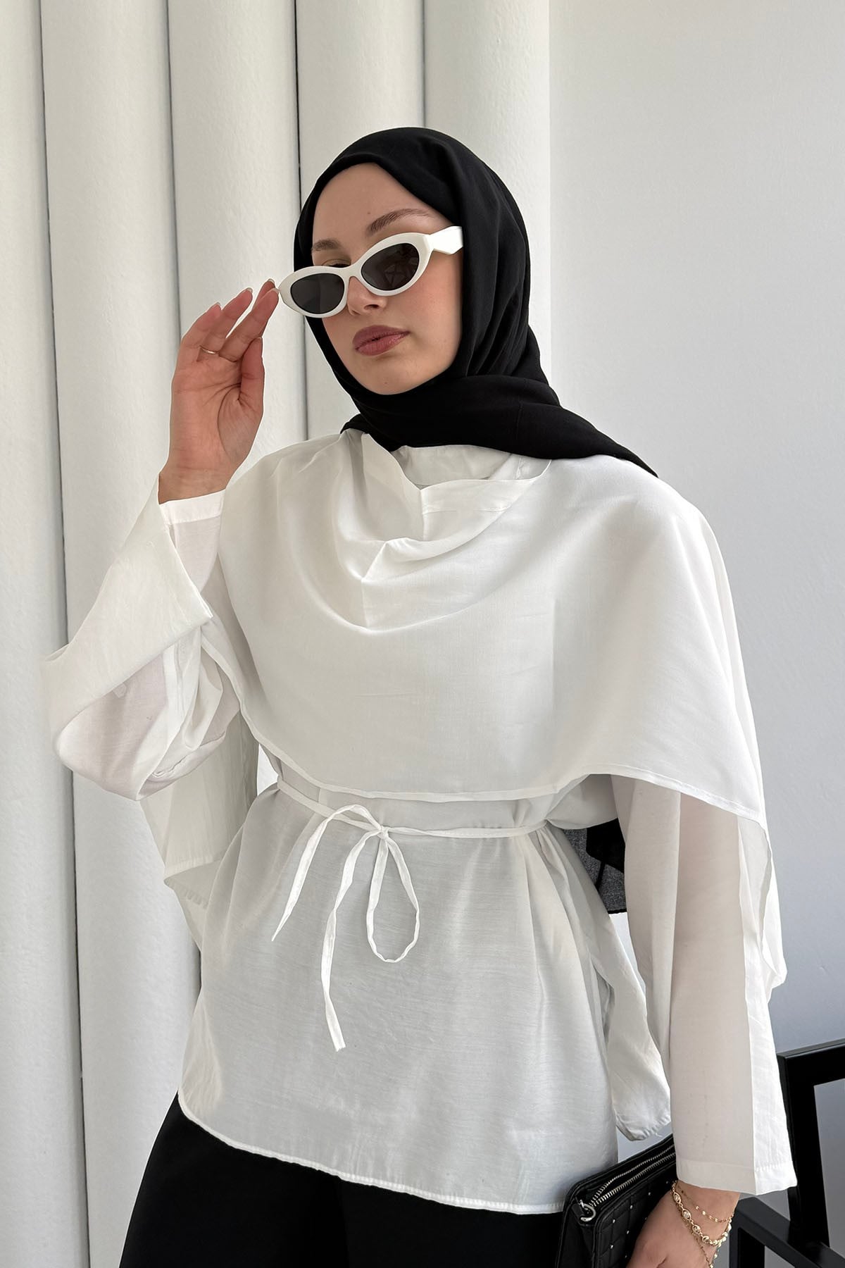 Biyeli Kemer ve Şal Detaylı Tunik-BEYAZ