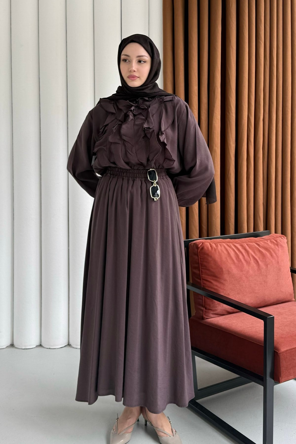 Bluzu Fırfırlı Etekli Tesettür Takım-KAHVERENGİ