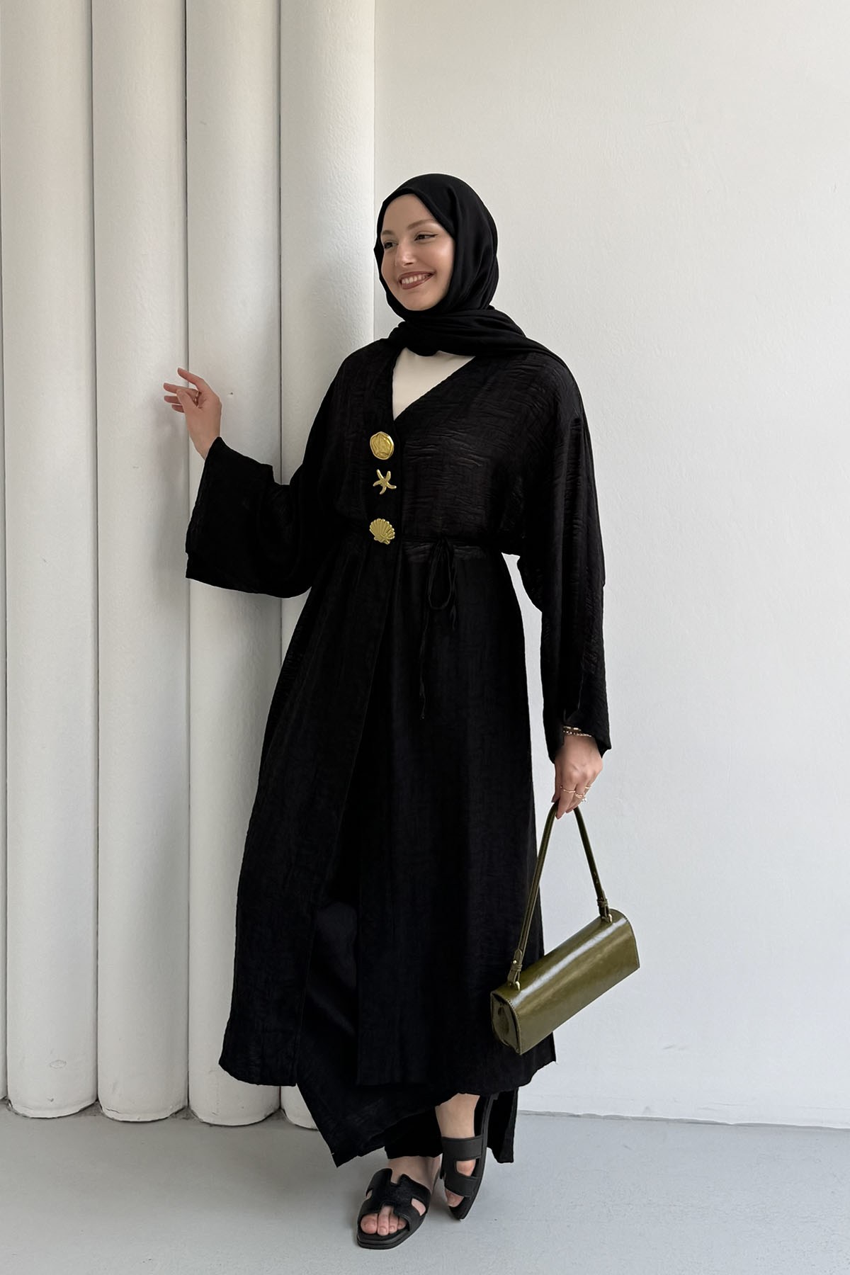 Boydan Düğmeli Broş Detaylı Pantolon Tesettür Takım-SİYAH