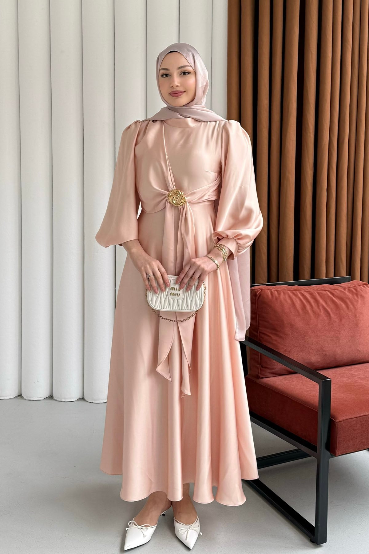 Broş Detaylı Premium Kumaş Saten Tesettür Abiye-PUDRA