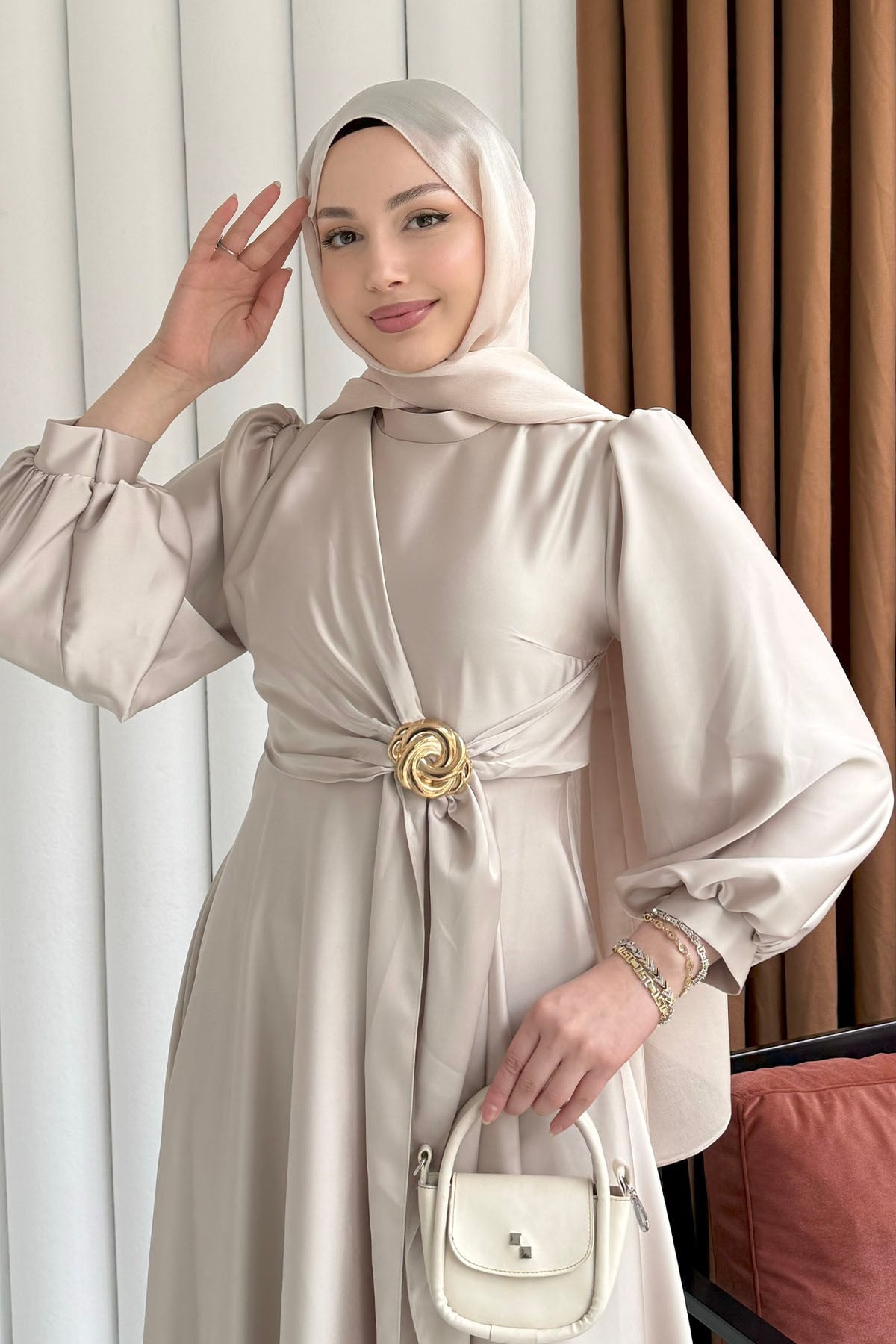 Broş Detaylı Premium Kumaş Saten Tesettür Abiye-TAŞ