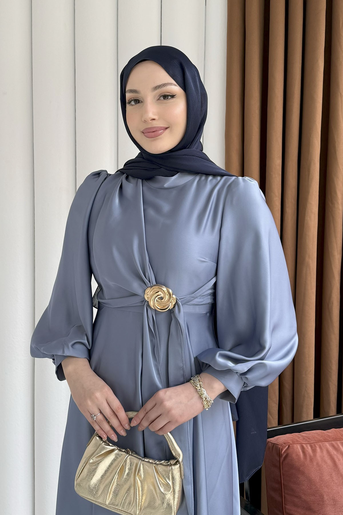 Broş Detaylı Premium Kumaş Saten Tesettür Abiye-BEBE MAVİ