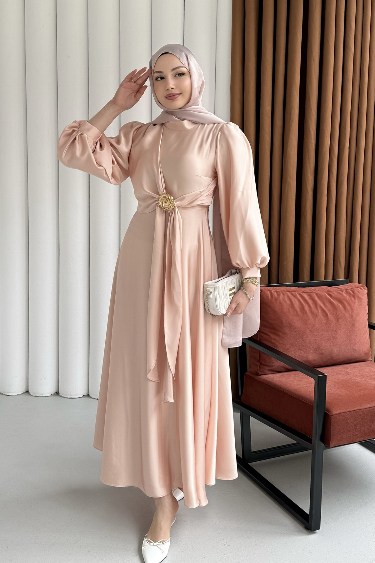 Broş Detaylı Premium Kumaş Saten Tesettür Abiye-PUDRA