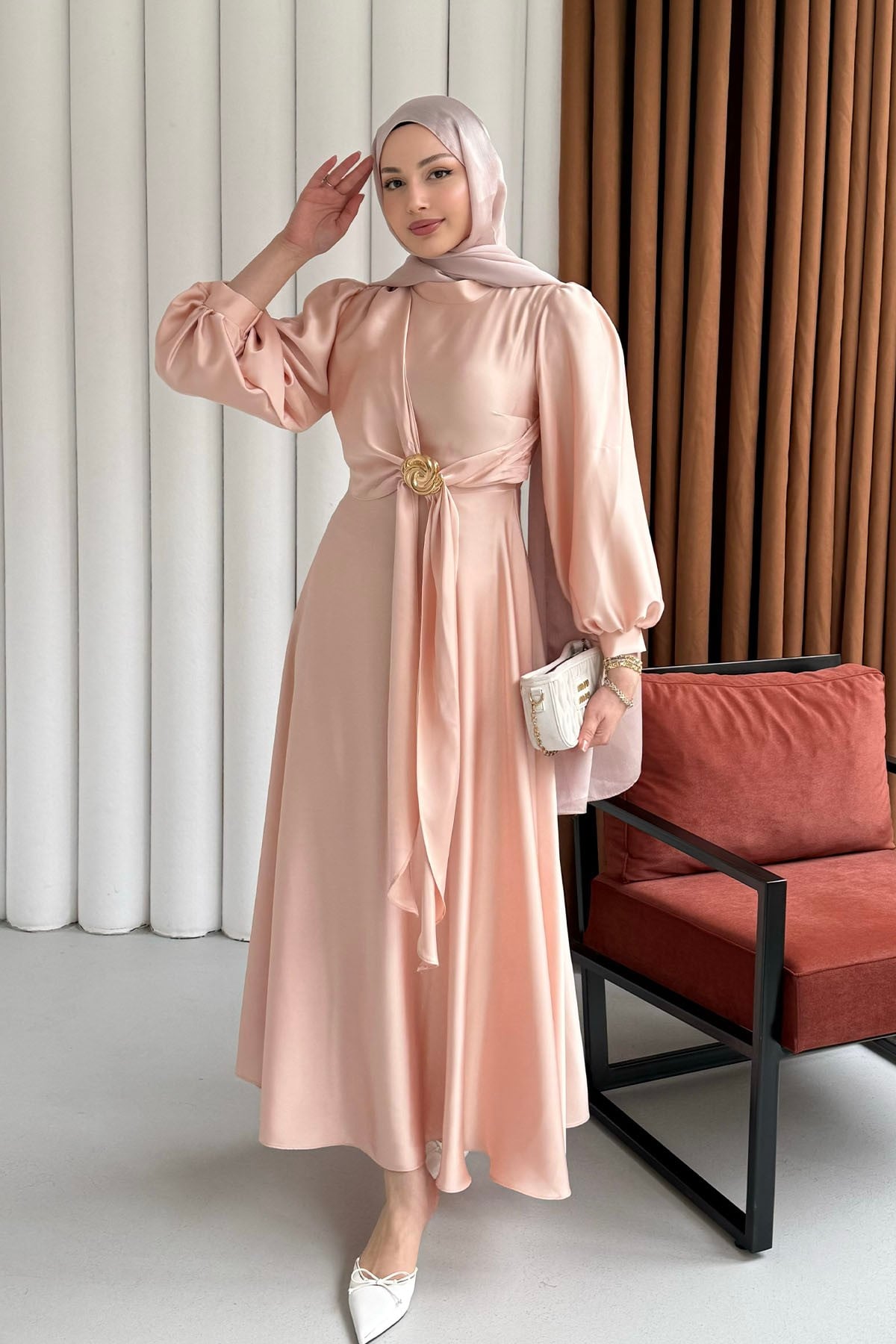 Broş Detaylı Premium Kumaş Saten Tesettür Abiye-PUDRA