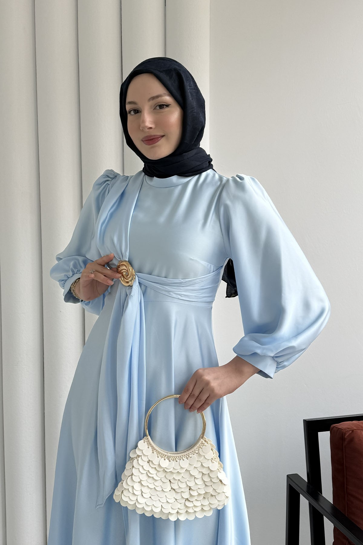 Broş Detaylı Premium Kumaş Saten Tesettür Abiye-BEBE MAVİ