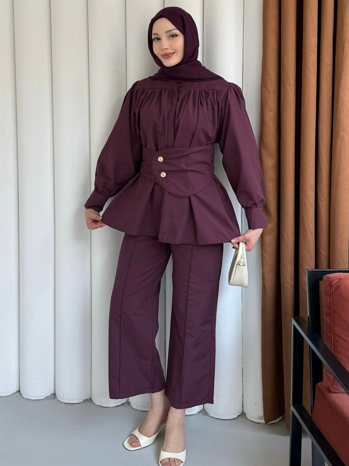 Büzgü Detaylı Kraşlı Vual Kumaş Pantolonlu Tesettür Takım-MÜRDÜM
