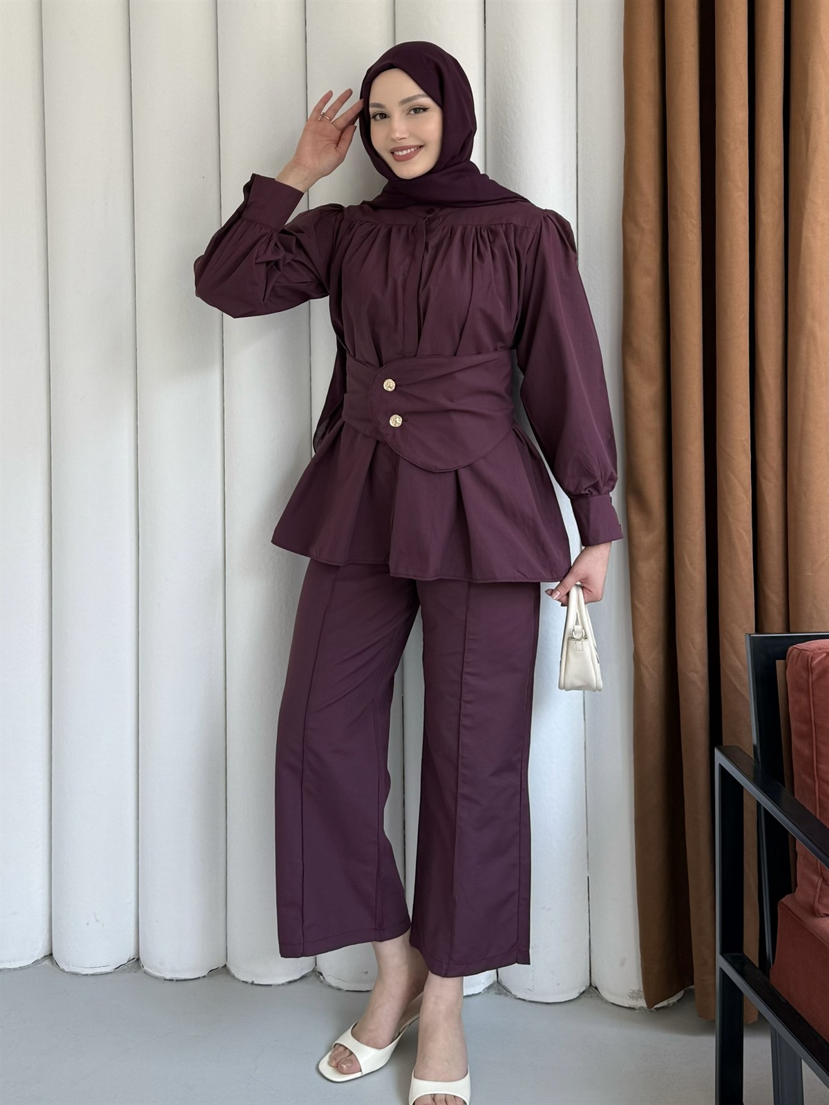 Büzgü Detaylı Kraşlı Vual Kumaş Pantolonlu Tesettür Takım-MÜRDÜM