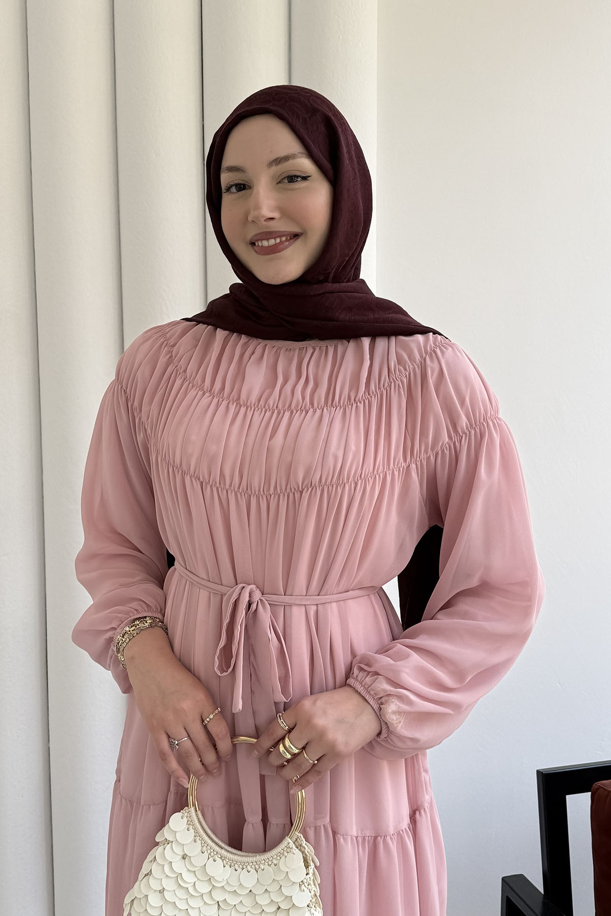 Büzgü Detaylı Oversize Şifon Tesettür Elbise-PEMBE
