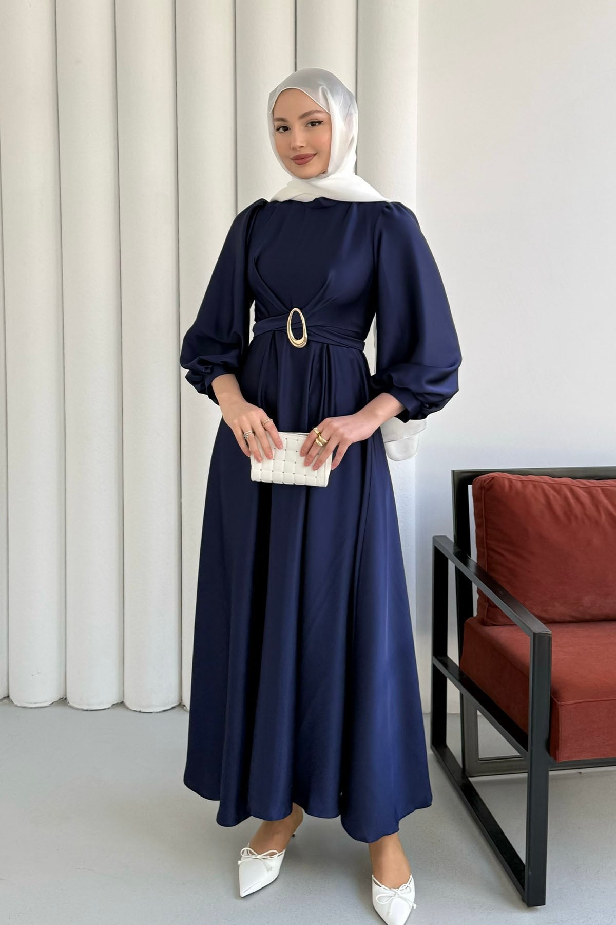 Çapraz Tokalı Saten Tesettür Elbise-LACİVERT