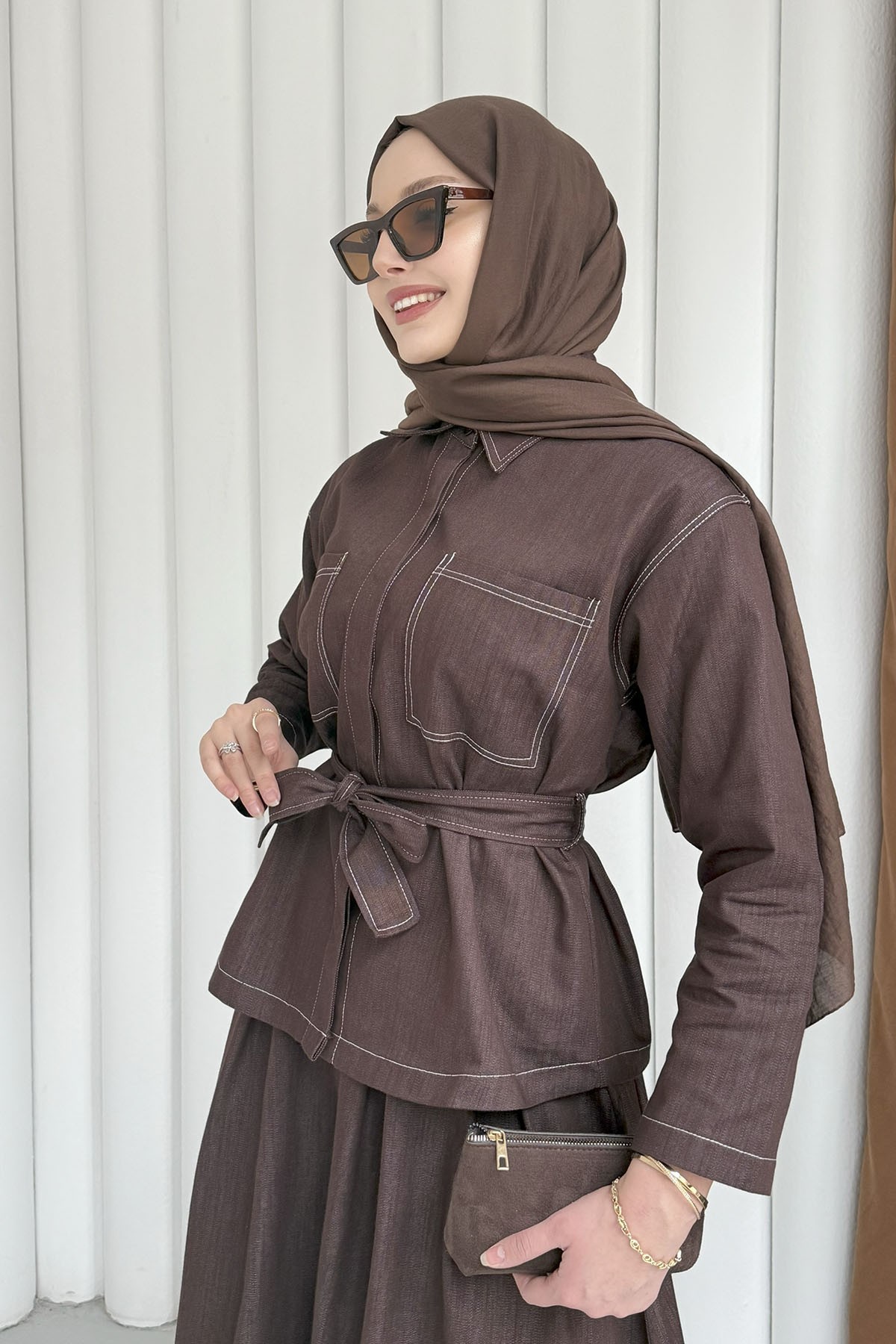 Cepli Dikiş Detaylı Etekli Tesettür Takım-KAHVERENGİ