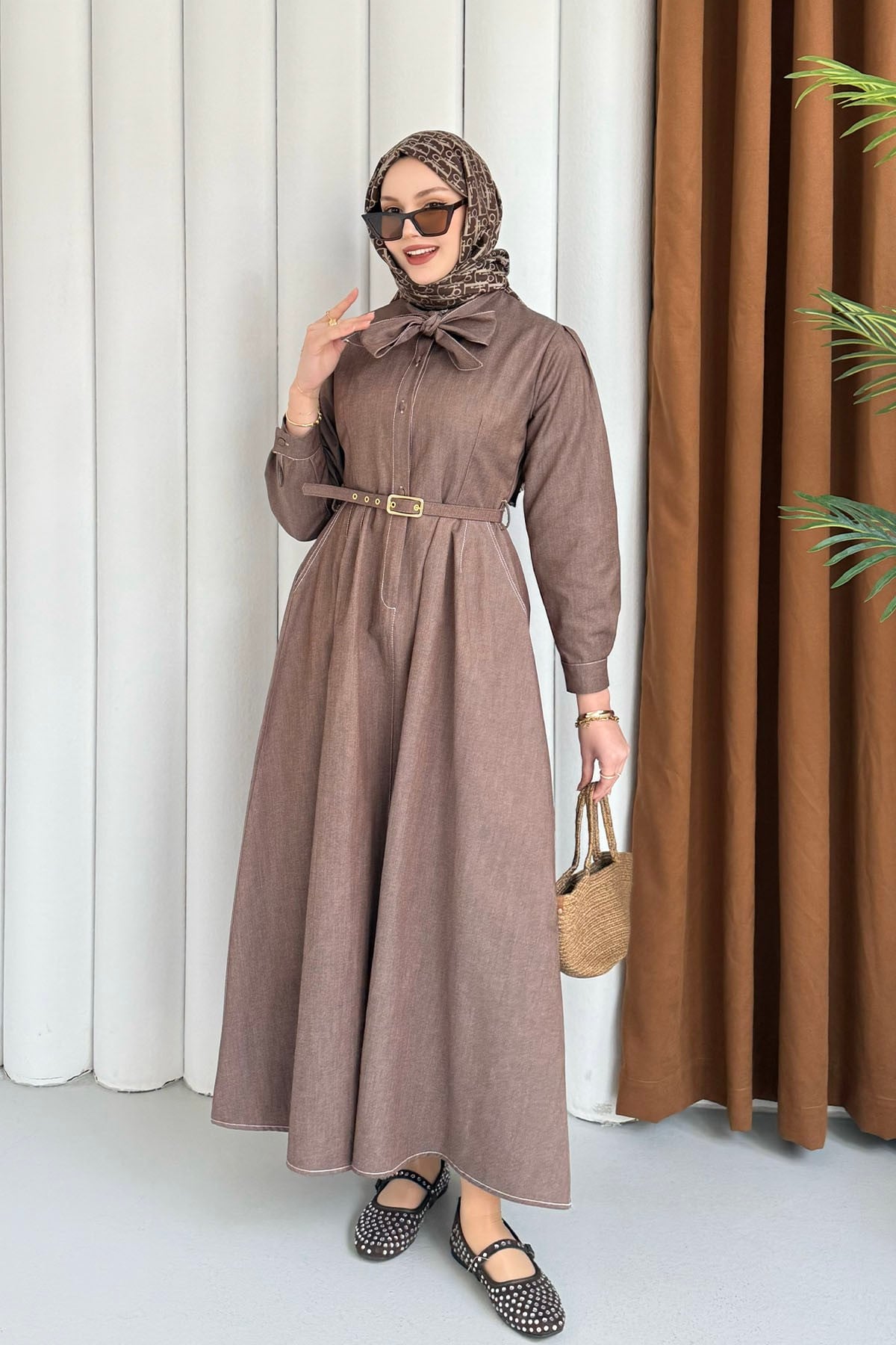 Cepli Kendinden Fularlı Şık Tesettür Elbise-KAHVERENGİ