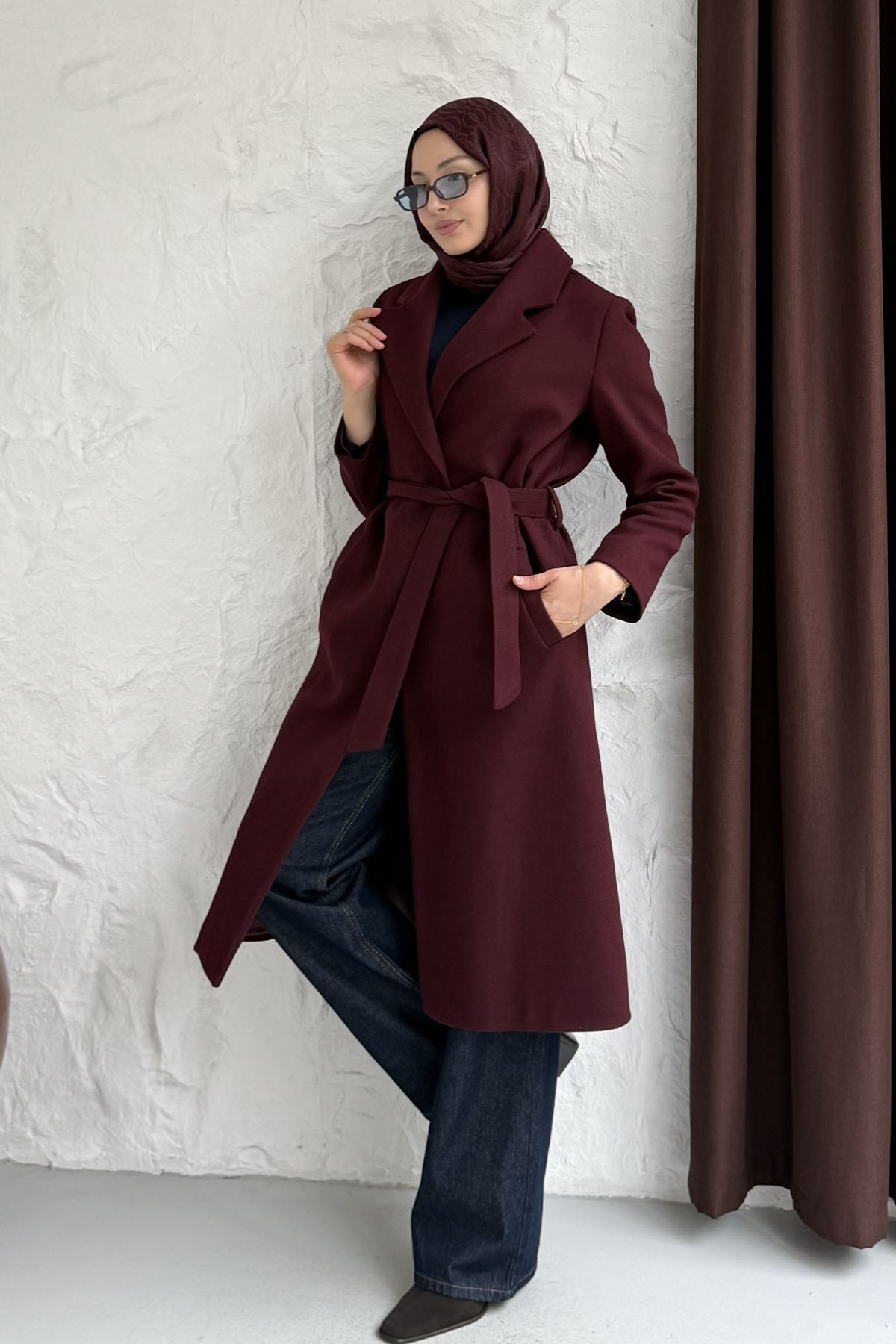Çift Floto Detaylı Kuşaklı Düğmesiz Uzun Kaban-BORDO