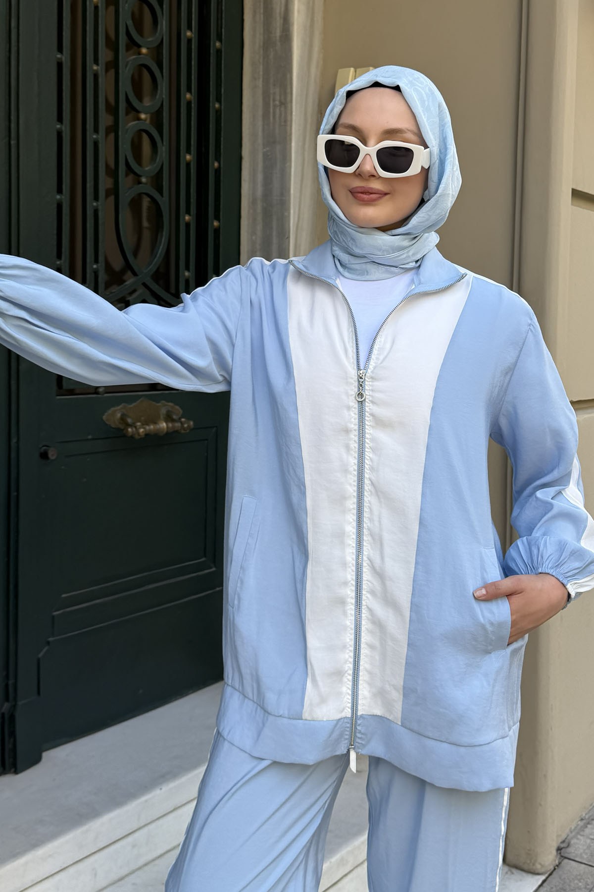 Çift Renk Şerit Detaylı Pantolonlu Tesettür Takım-BEBE MAVİ
