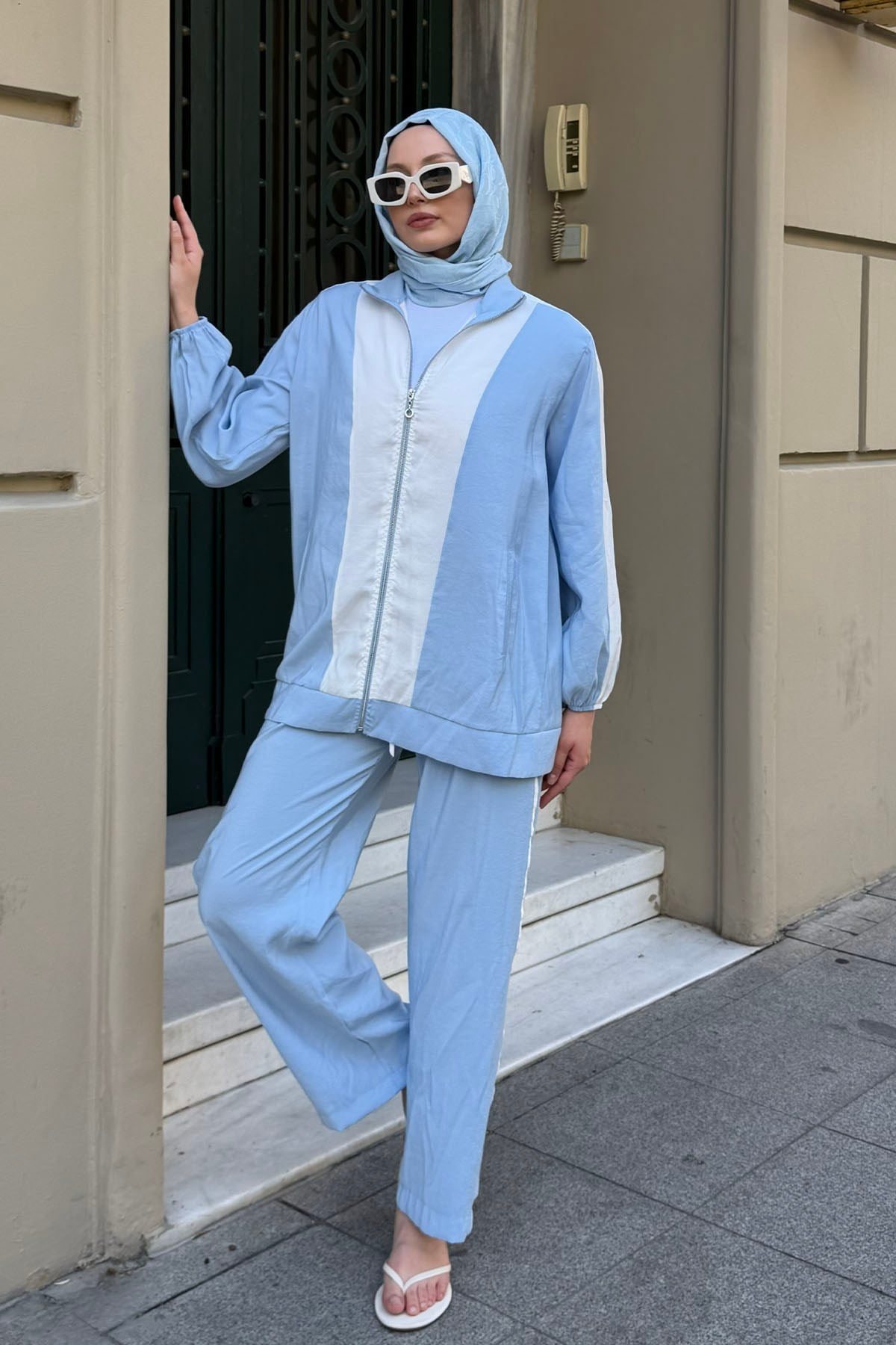 Çift Renk Şerit Detaylı Pantolonlu Tesettür Takım-BEBE MAVİ