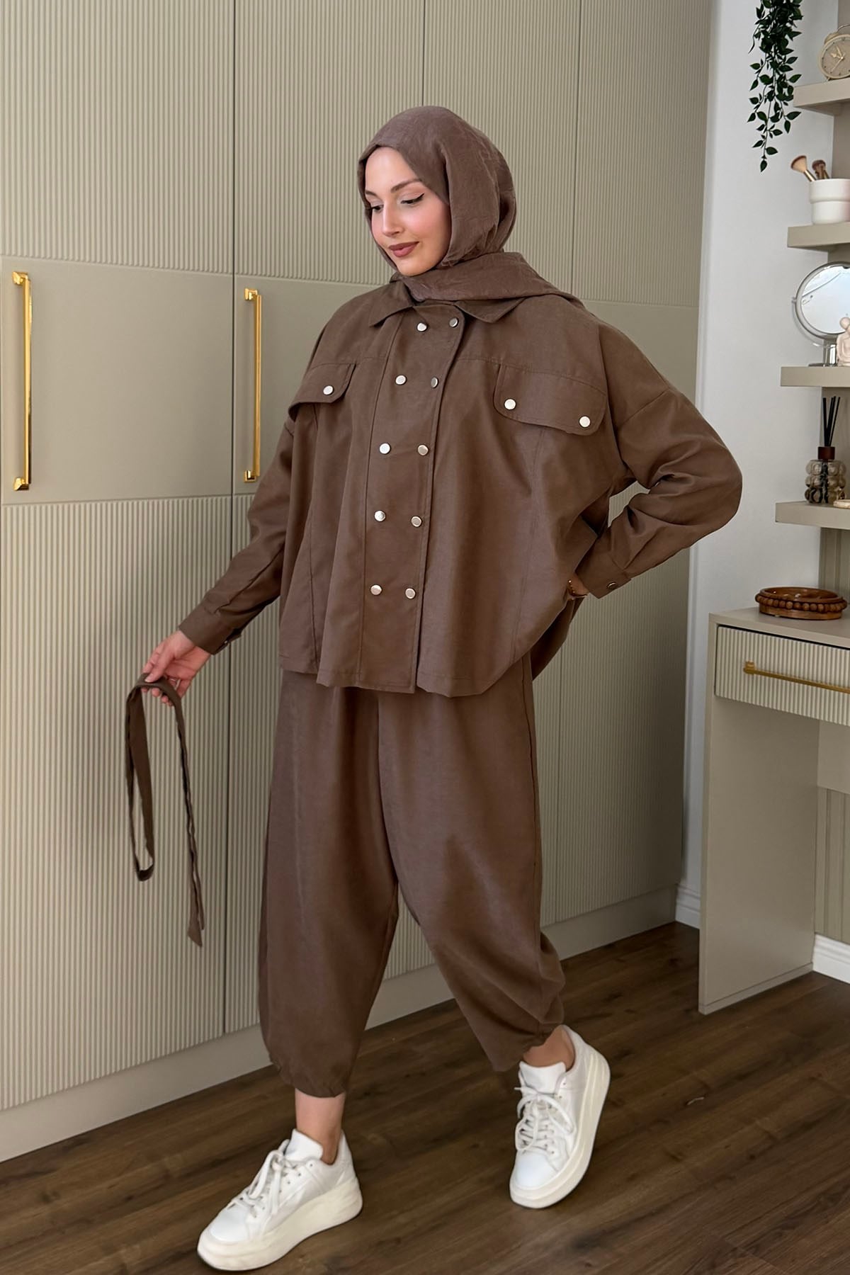 Çıtçıt Düğmeli Kuşaklı Tesettür Şalvar Pantolon Takım-LATTE