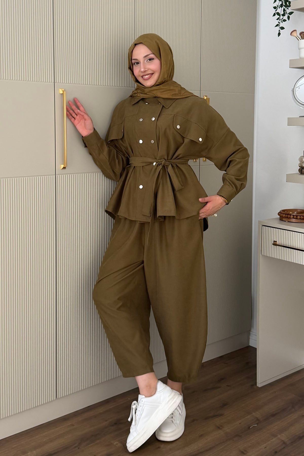 Çıtçıt Düğmeli Kuşaklı Tesettür Şalvar Pantolon Takım-HAKİ YEŞİL