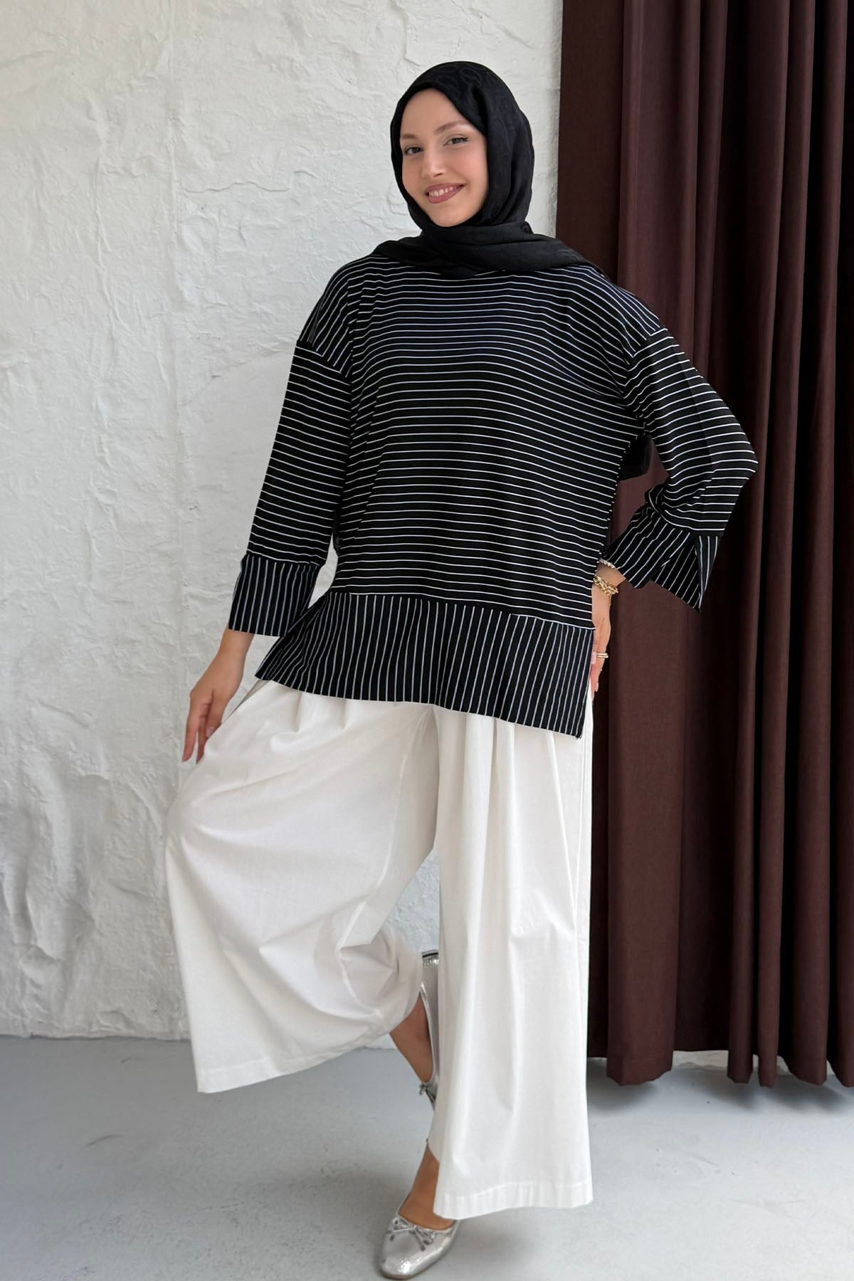 Çizgili Bisiklet Yaka Oversize Sweatshirt-SİYAH