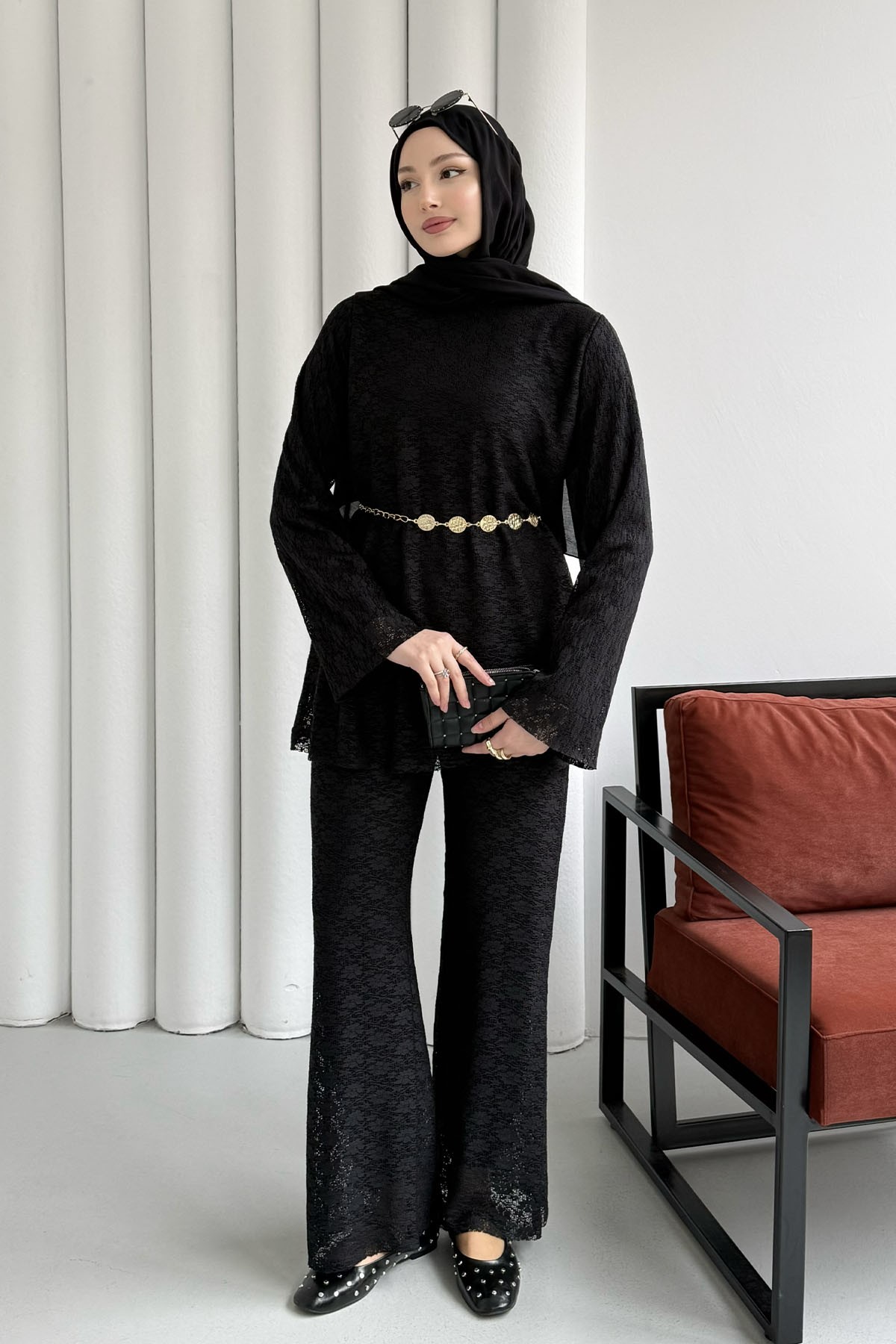 Dantel Detaylı Zincir Kemerli Pantolon Tesettür Takım-SİYAH