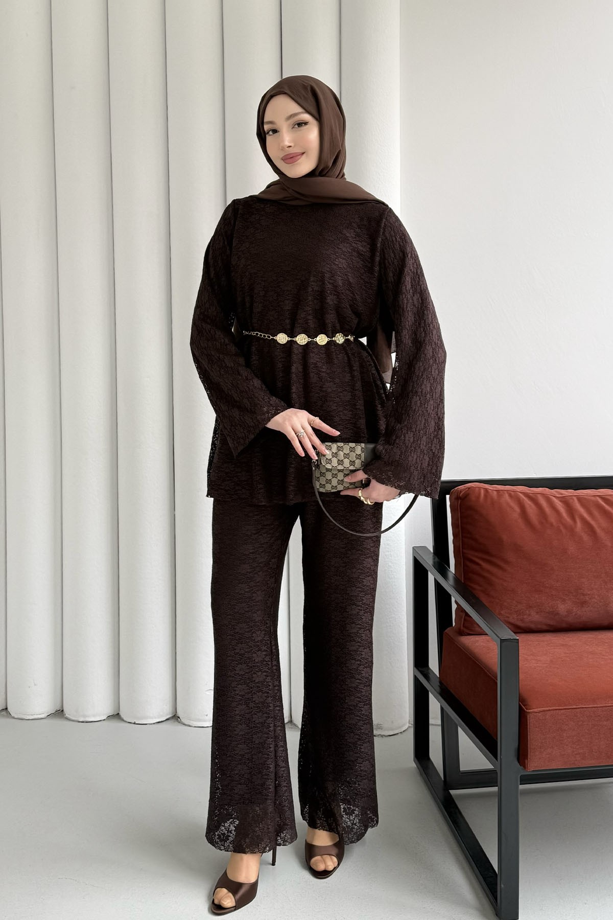 Dantel Detaylı Zincir Kemerli Pantolon Tesettür Takım-KAHVERENGİ