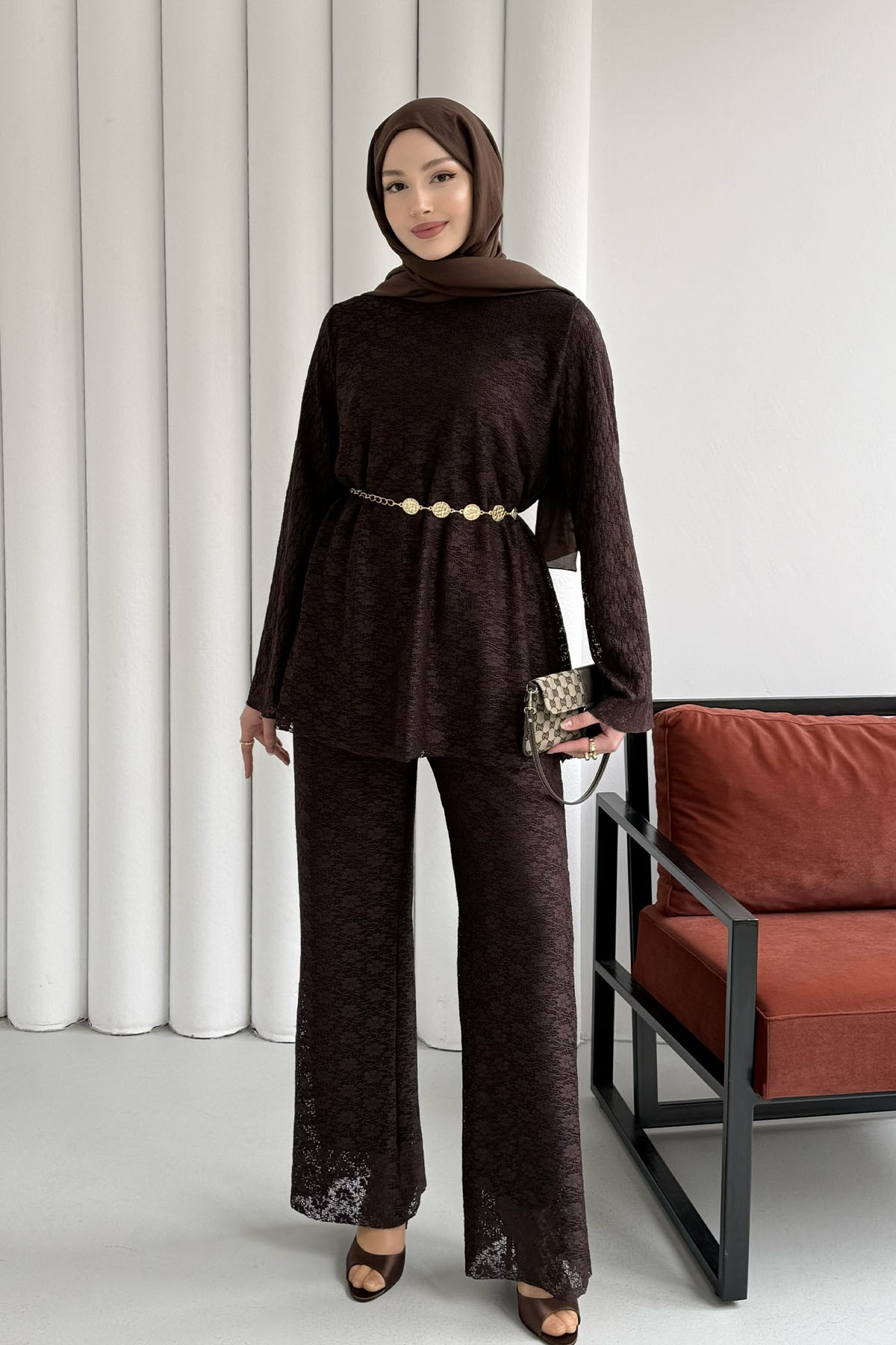 Dantel Detaylı Zincir Kemerli Pantolon Tesettür Takım-KAHVERENGİ
