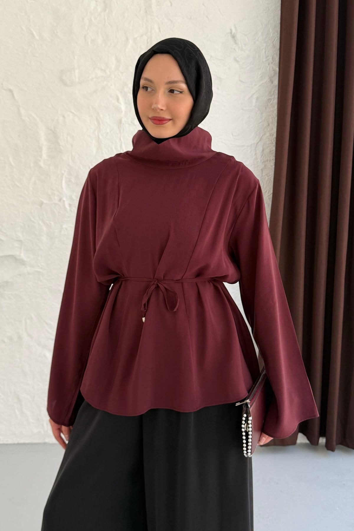Degaje Yaka Biye Kemerli Bluz-BORDO