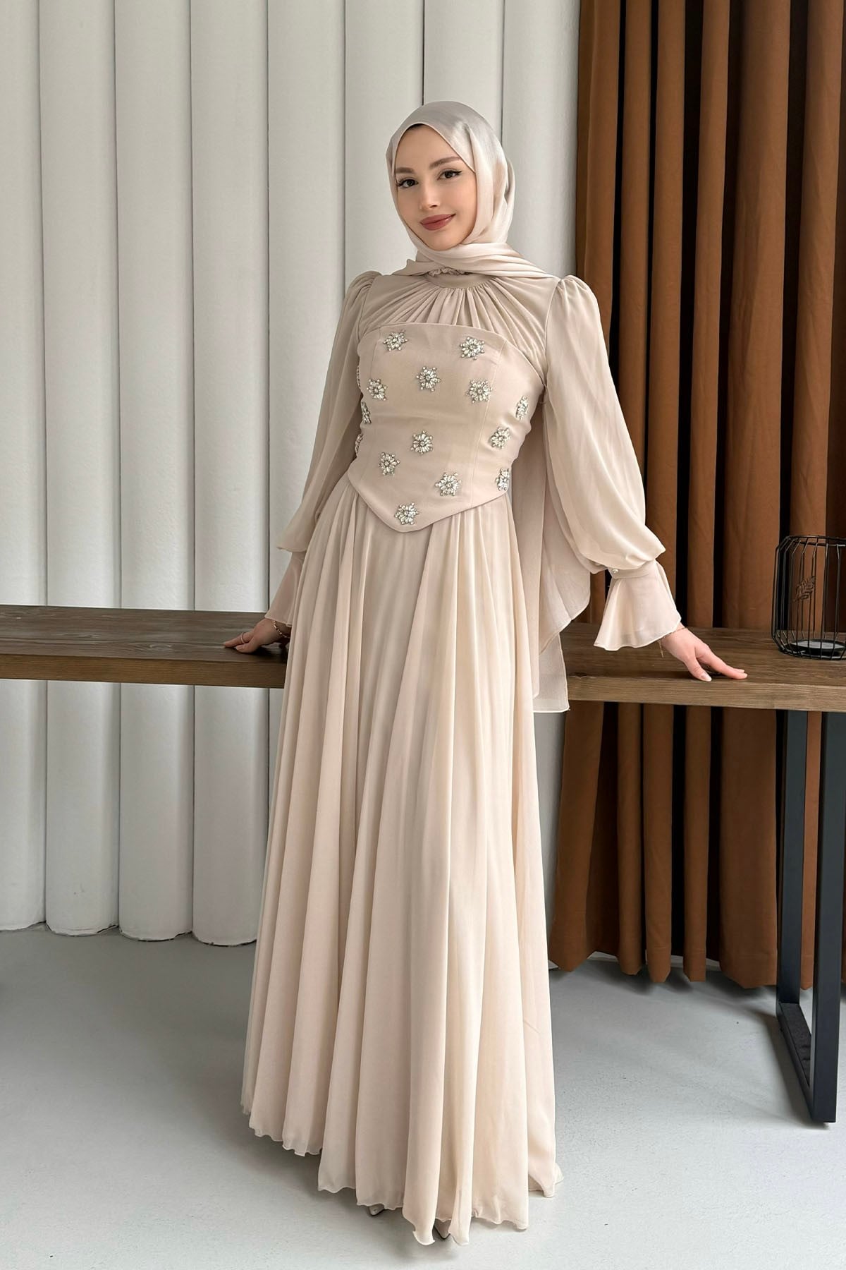 Degaje Yaka Seyyar Korseli Taşlı Abiye-TAŞ