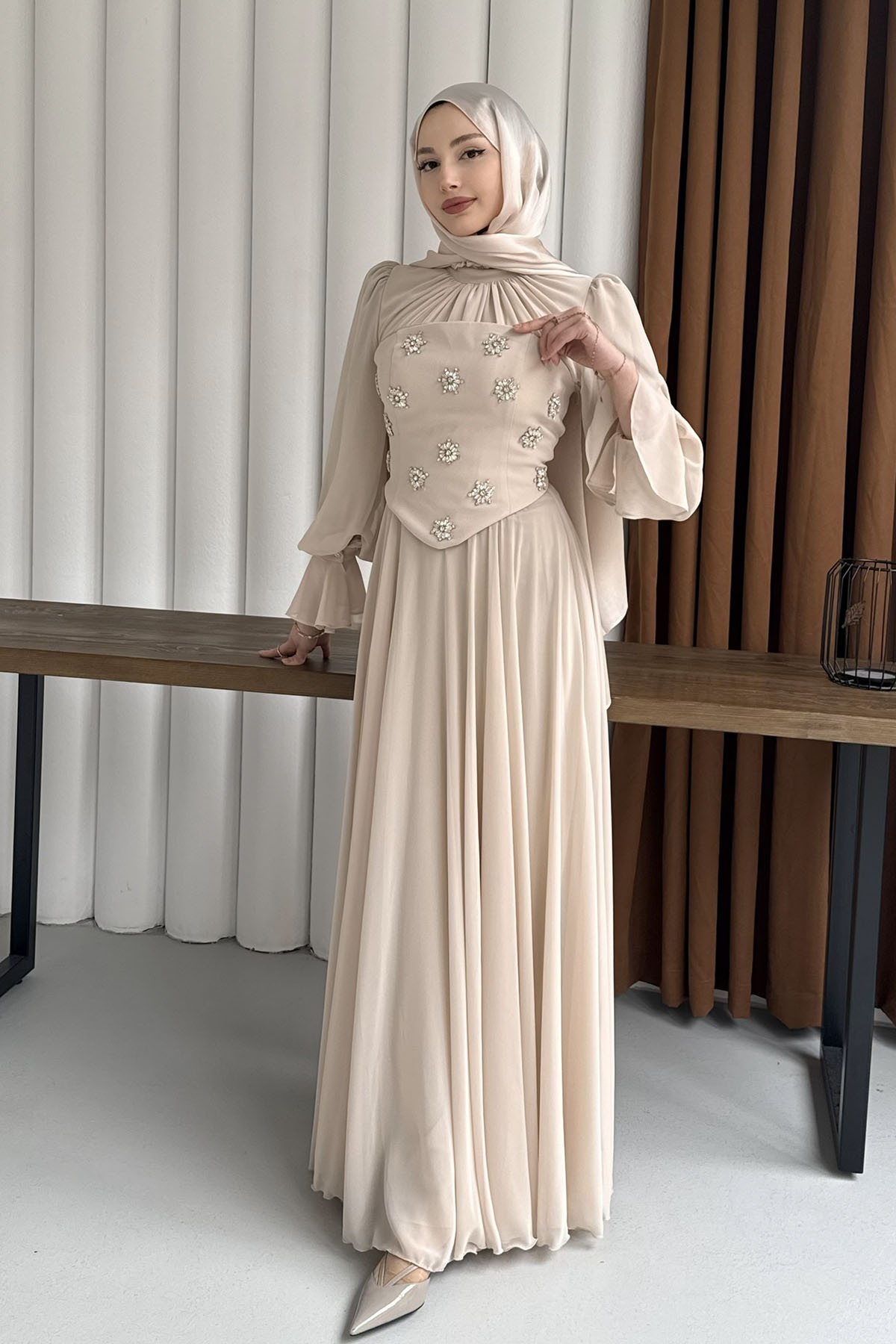 Degaje Yaka Seyyar Korseli Taşlı Abiye-TAŞ